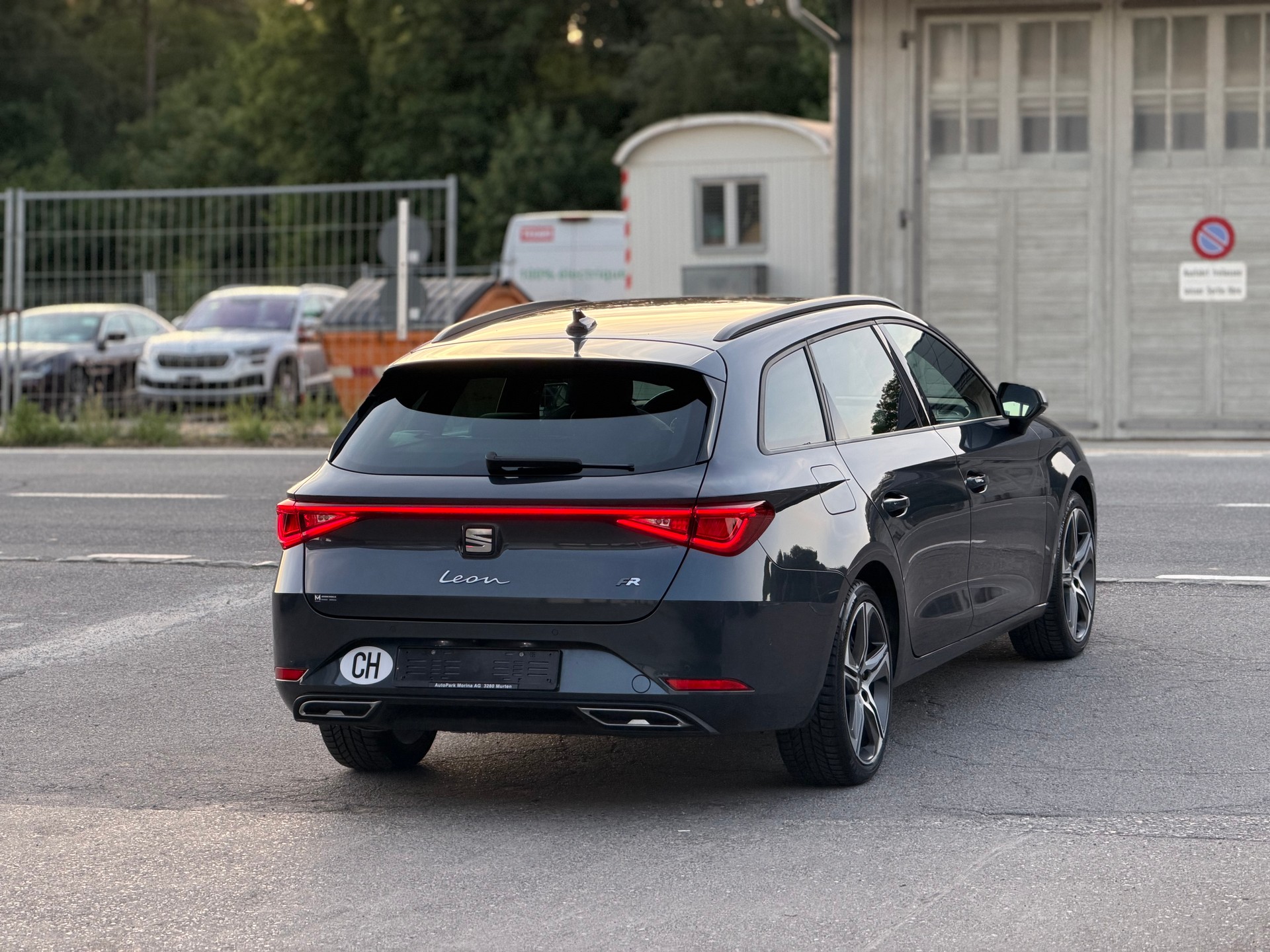 SEAT Leon ST 1.5 eTSI mHEV DSG FR-image-4