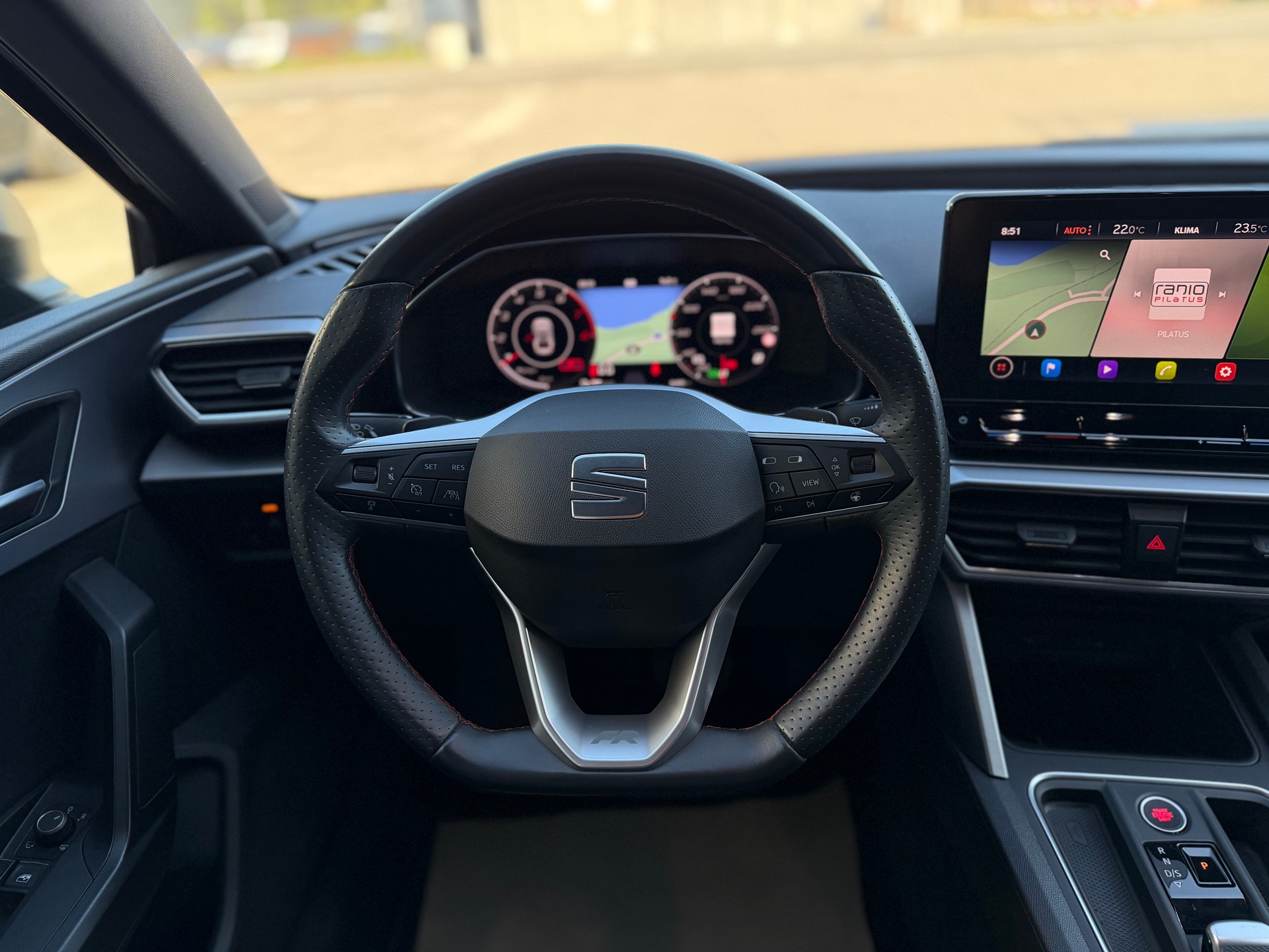 SEAT Leon ST 1.5 eTSI mHEV DSG FR-image-16