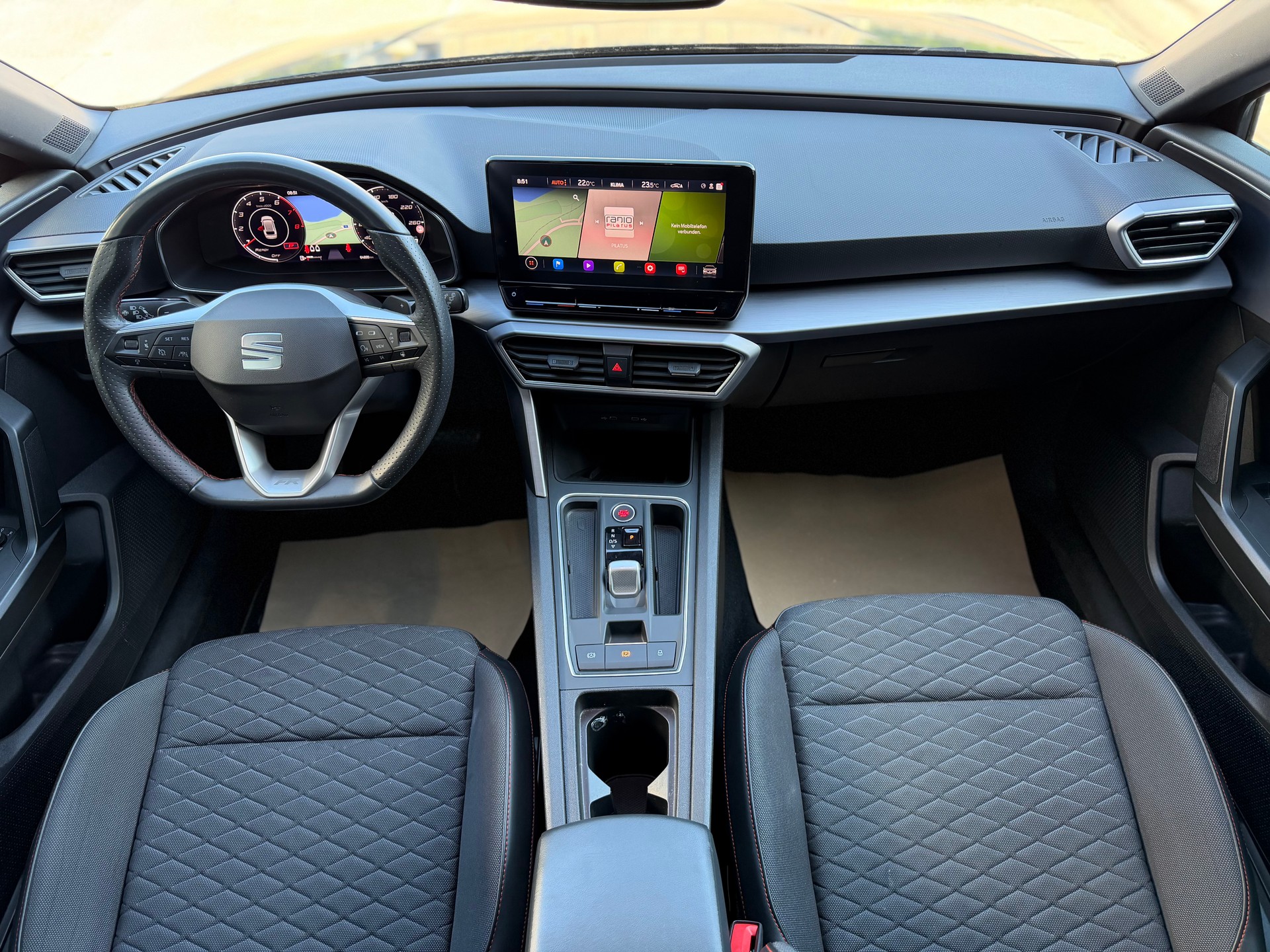 SEAT Leon ST 1.5 eTSI mHEV DSG FR-image-12