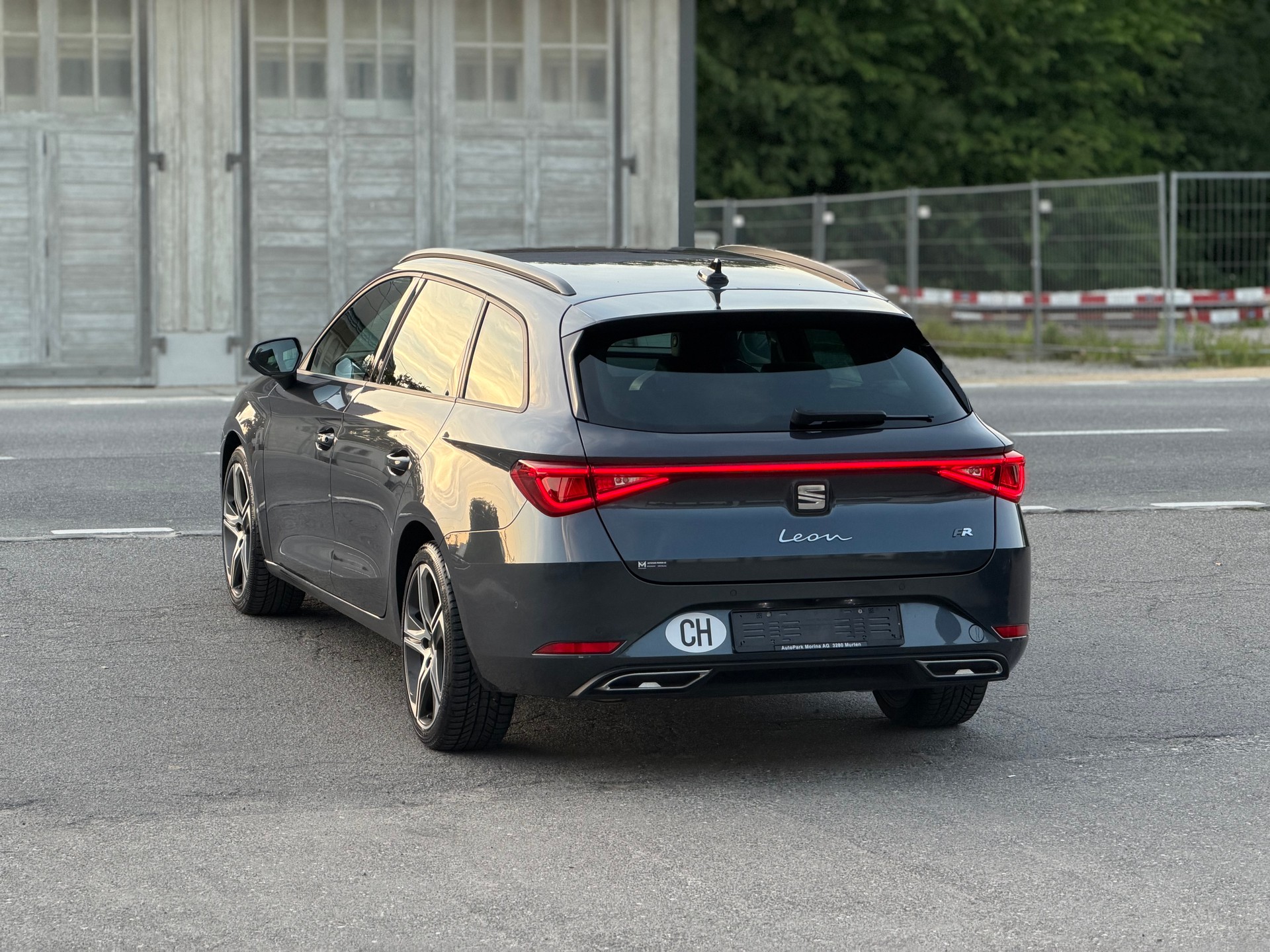 SEAT Leon ST 1.5 eTSI mHEV DSG FR-image-6