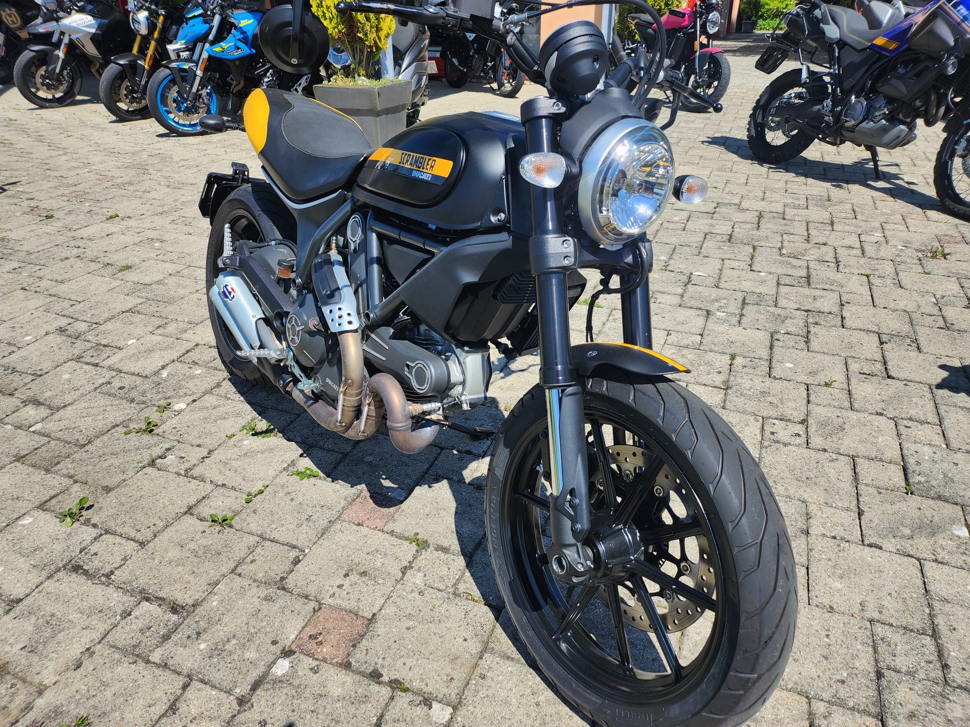 DUCATI Scrambler 800 Full Throttle-image-2