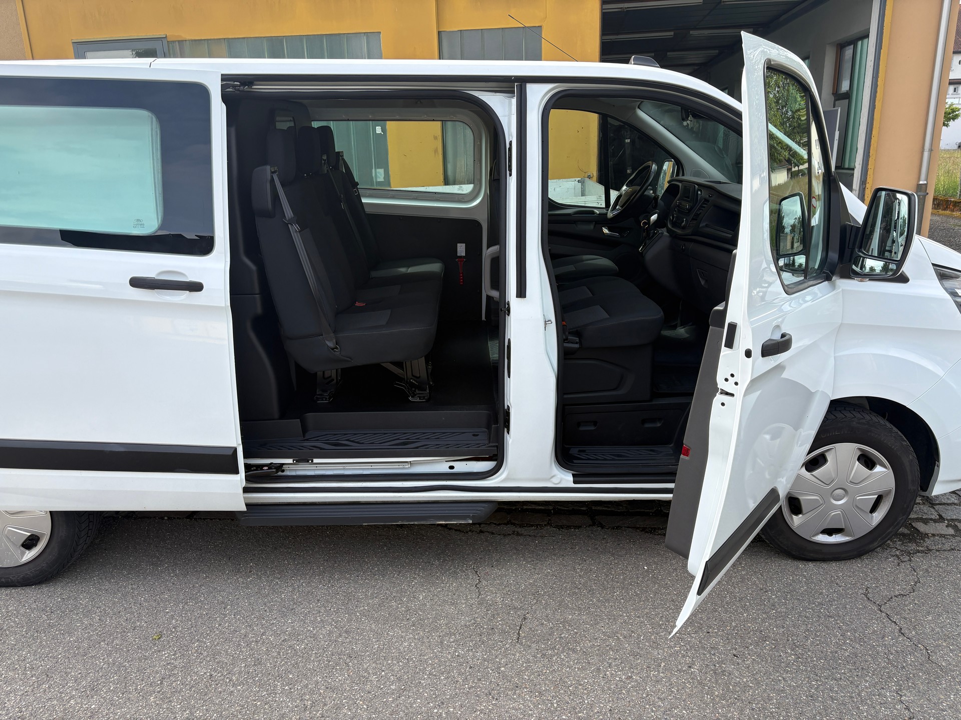 FORD 2.0 TDCi 170 Trend-image-2