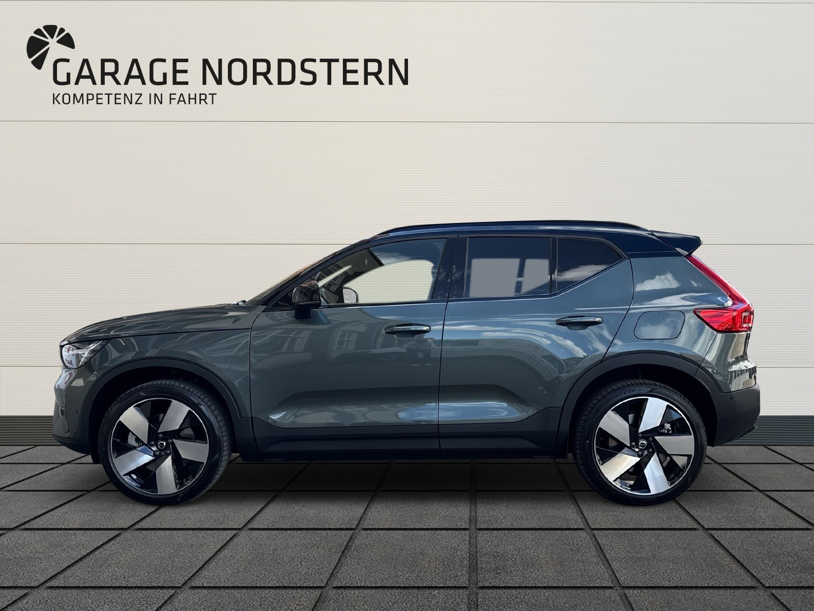 VOLVO EX40 Twin XCENTRIC Edition AWD-showroom-element-1