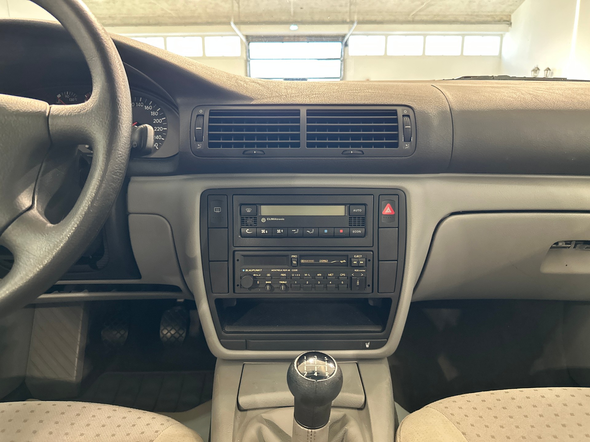 VW Passat Variant 1.8 Comfortline-image-15