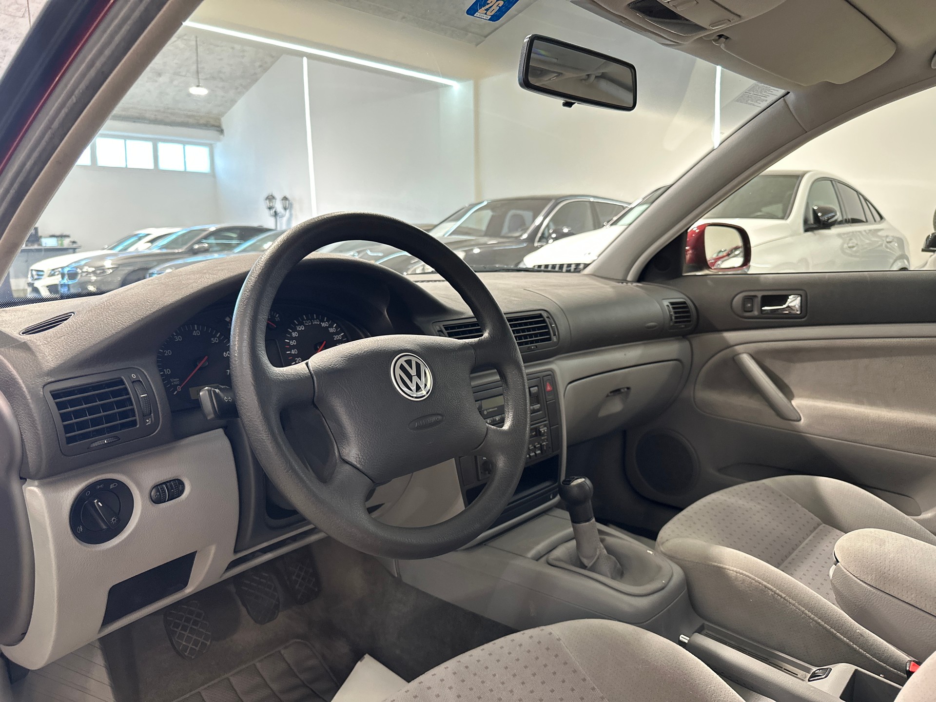 VW Passat Variant 1.8 Comfortline-showroom-element-1