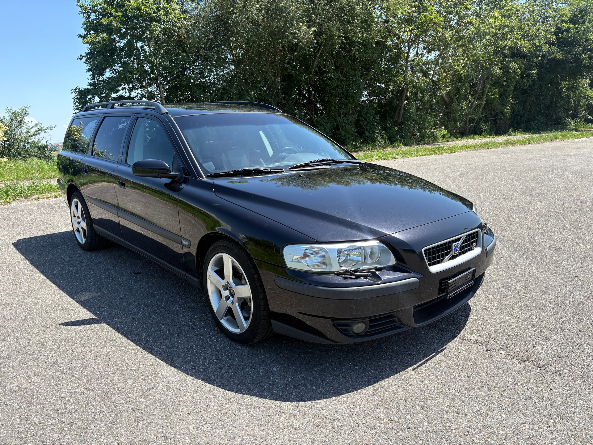 VOLVO V70 R AWD-image-2