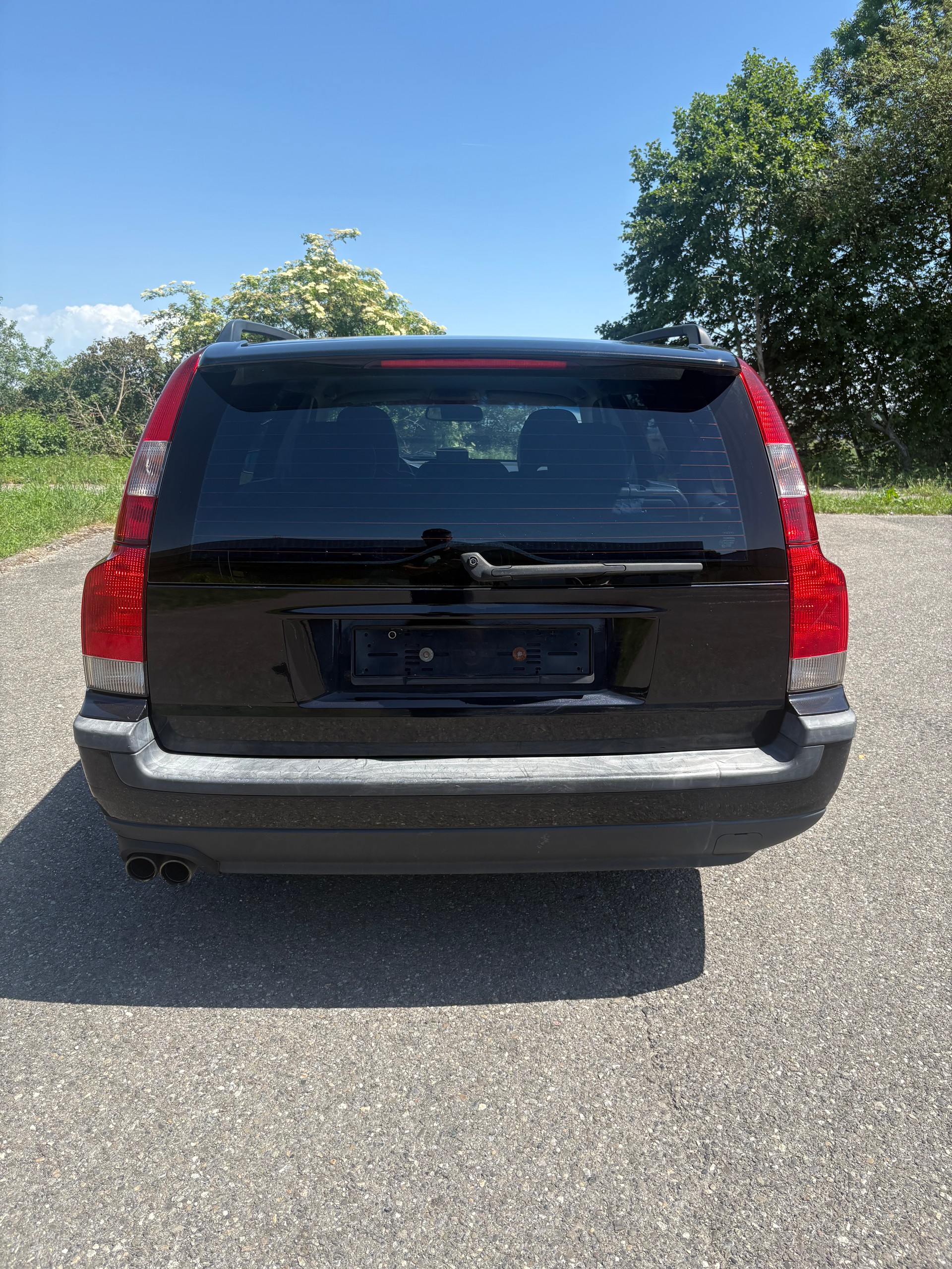 VOLVO V70 R AWD-image-6