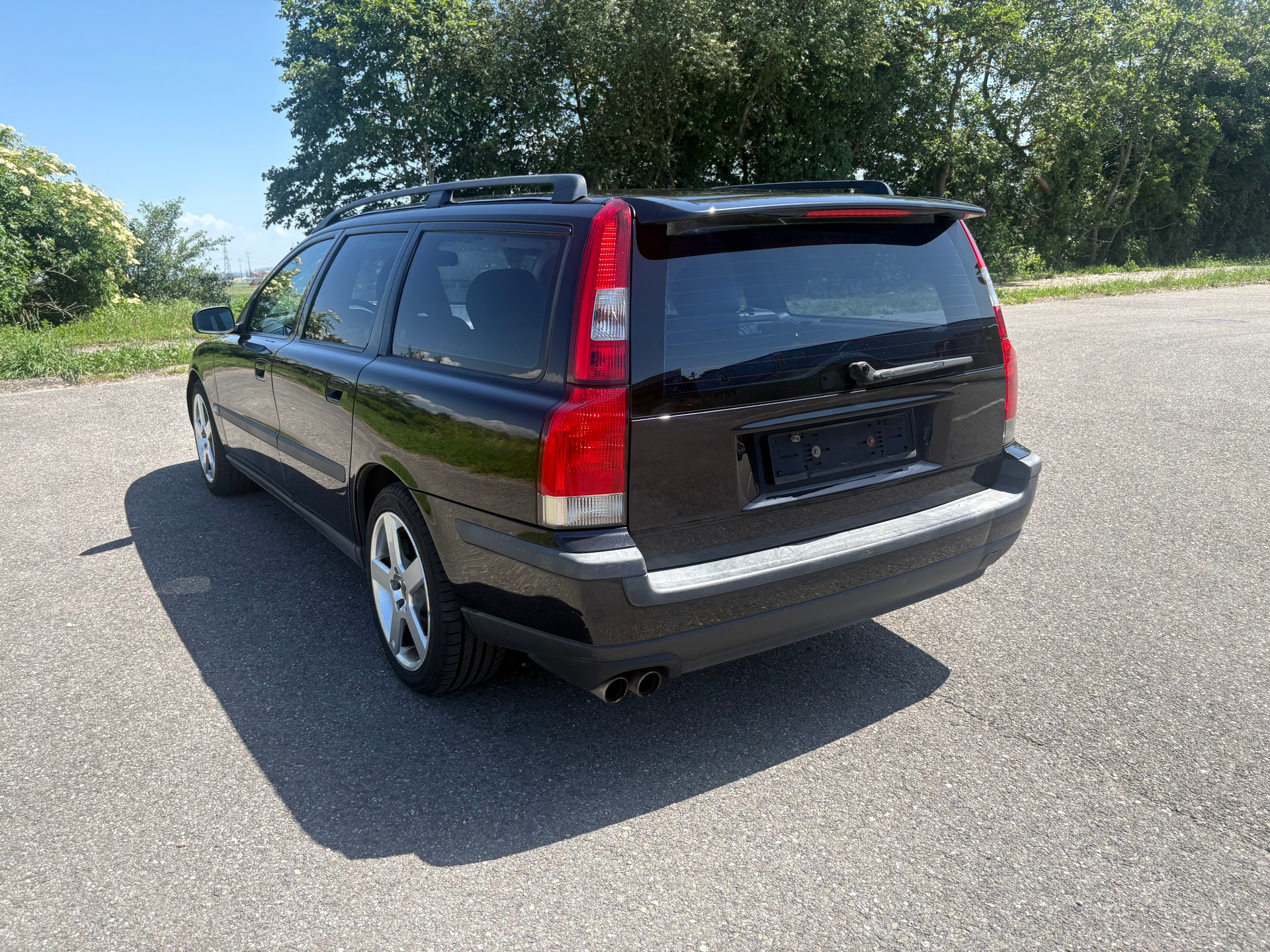 VOLVO V70 R AWD-image-5