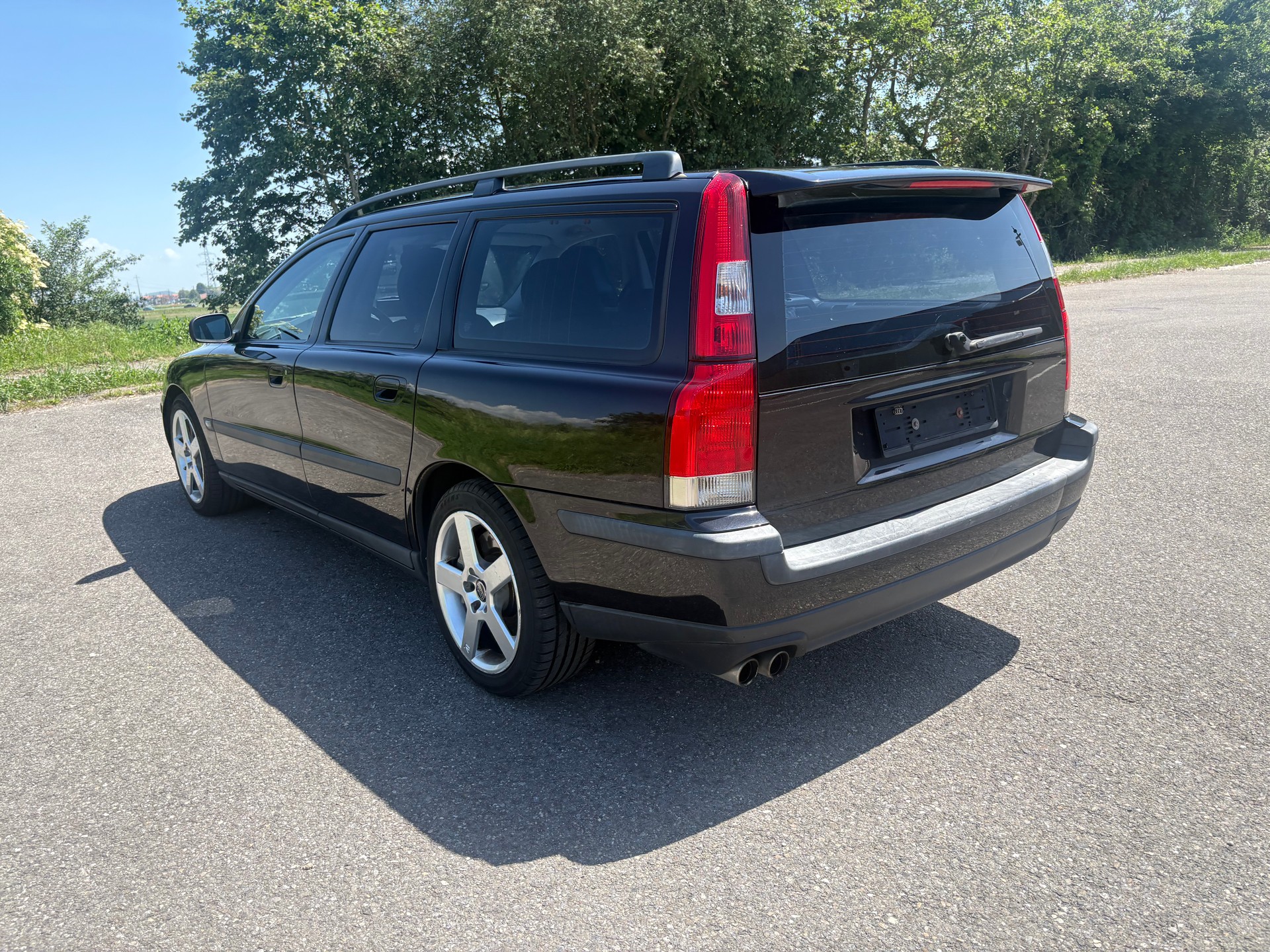 VOLVO V70 R AWD-image-7