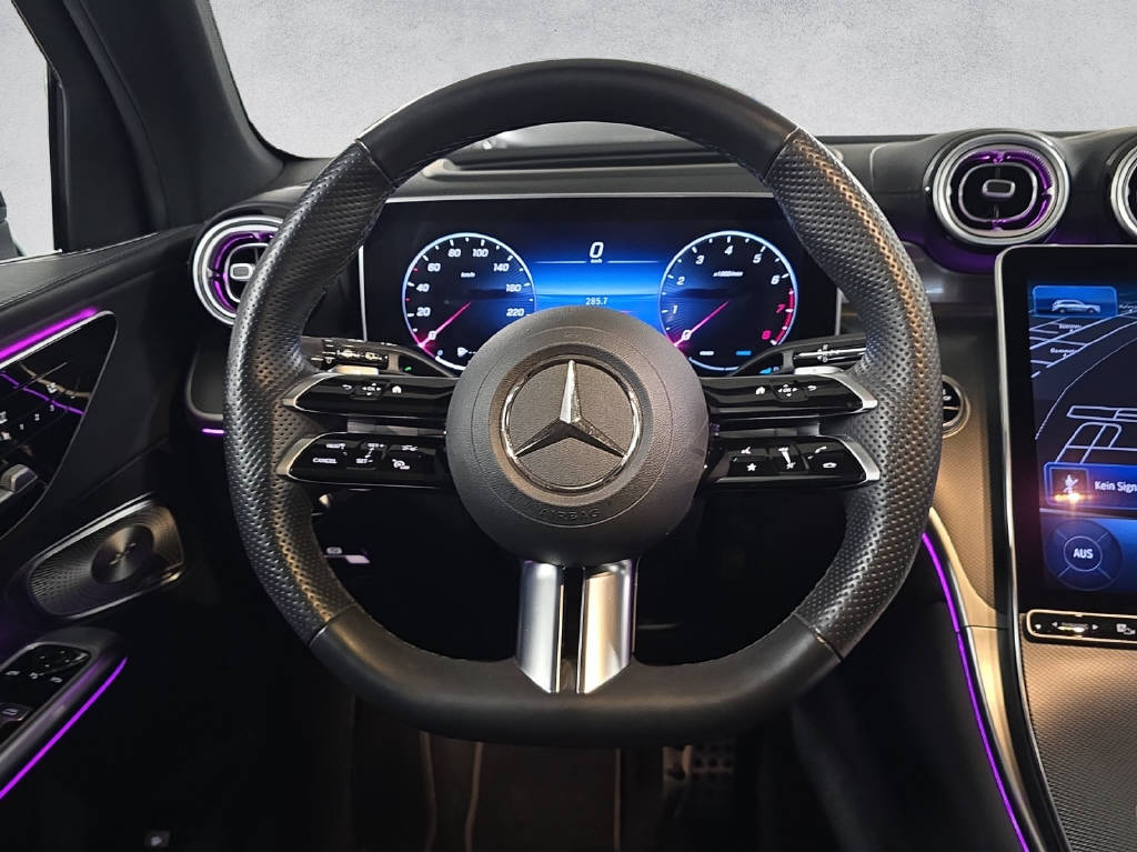 MERCEDES-BENZ GLC 200 AMG Line 4Matic-image-11