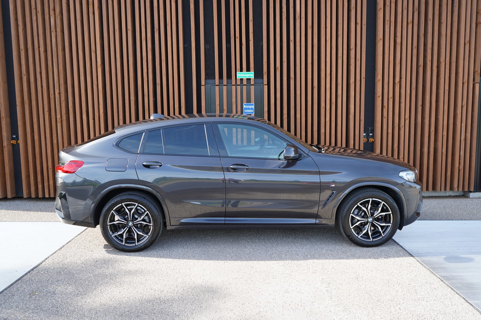 BMW X4 xDRIVE 48V 30i M SPORT PLUS STEPTRONIC l 245 PS-image-4