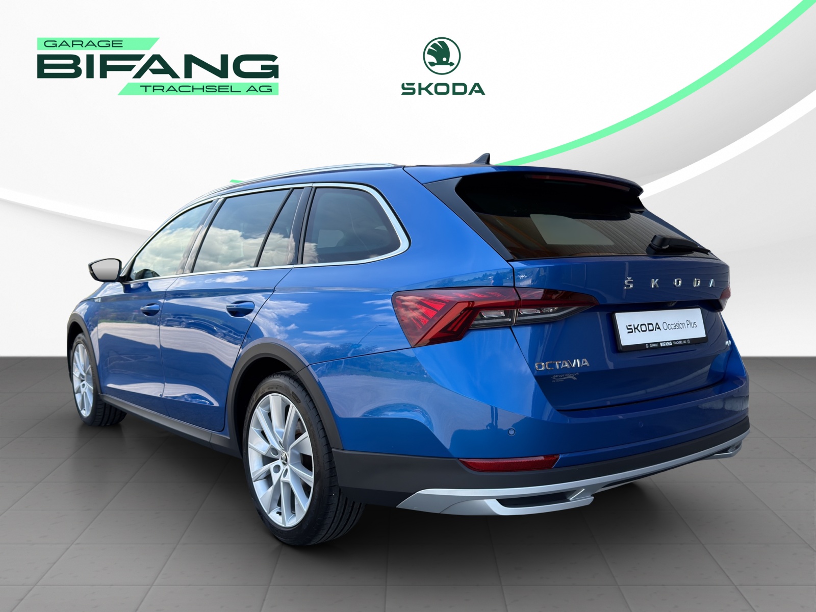 SKODA Octavia Combi 2.0 TDI DSG Scout 4x4-showroom-element-3