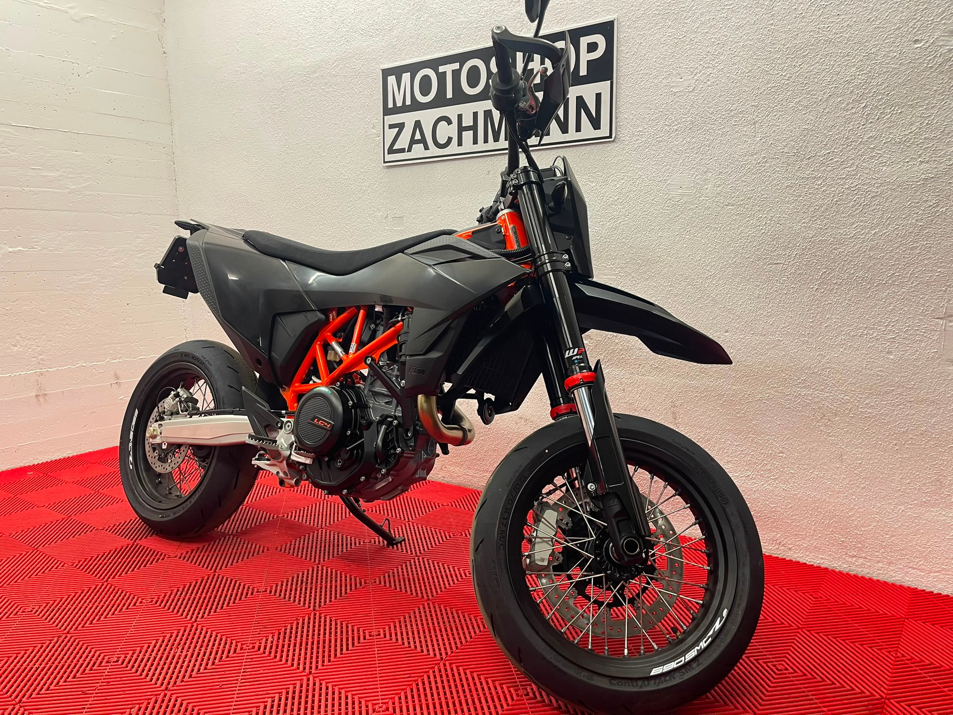 KTM 690 SMC-R-image-4
