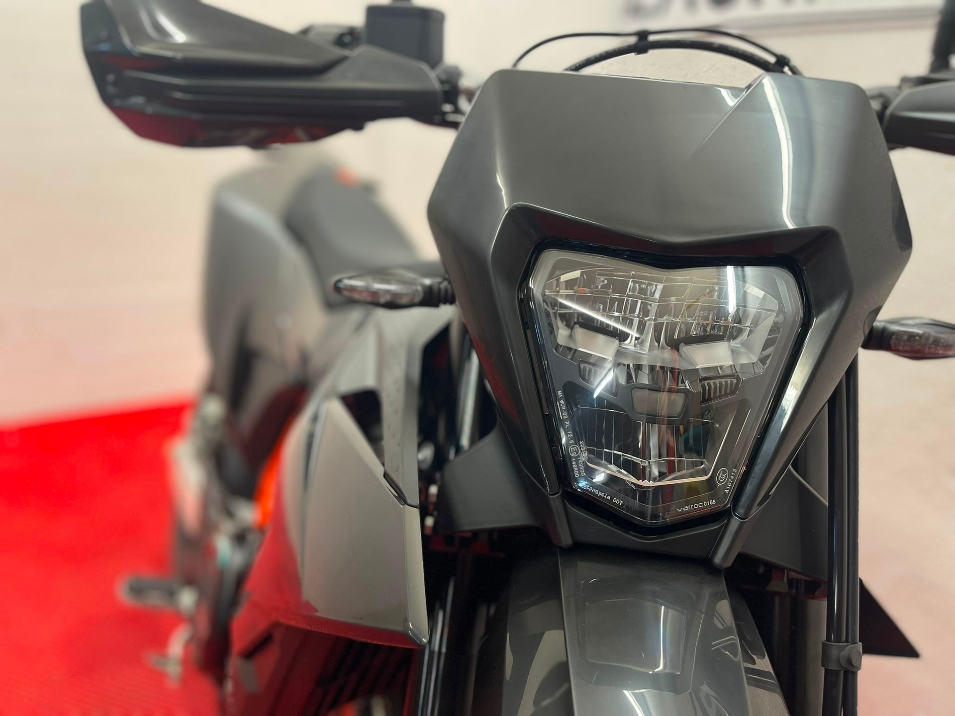 KTM 690 SMC-R-image-9