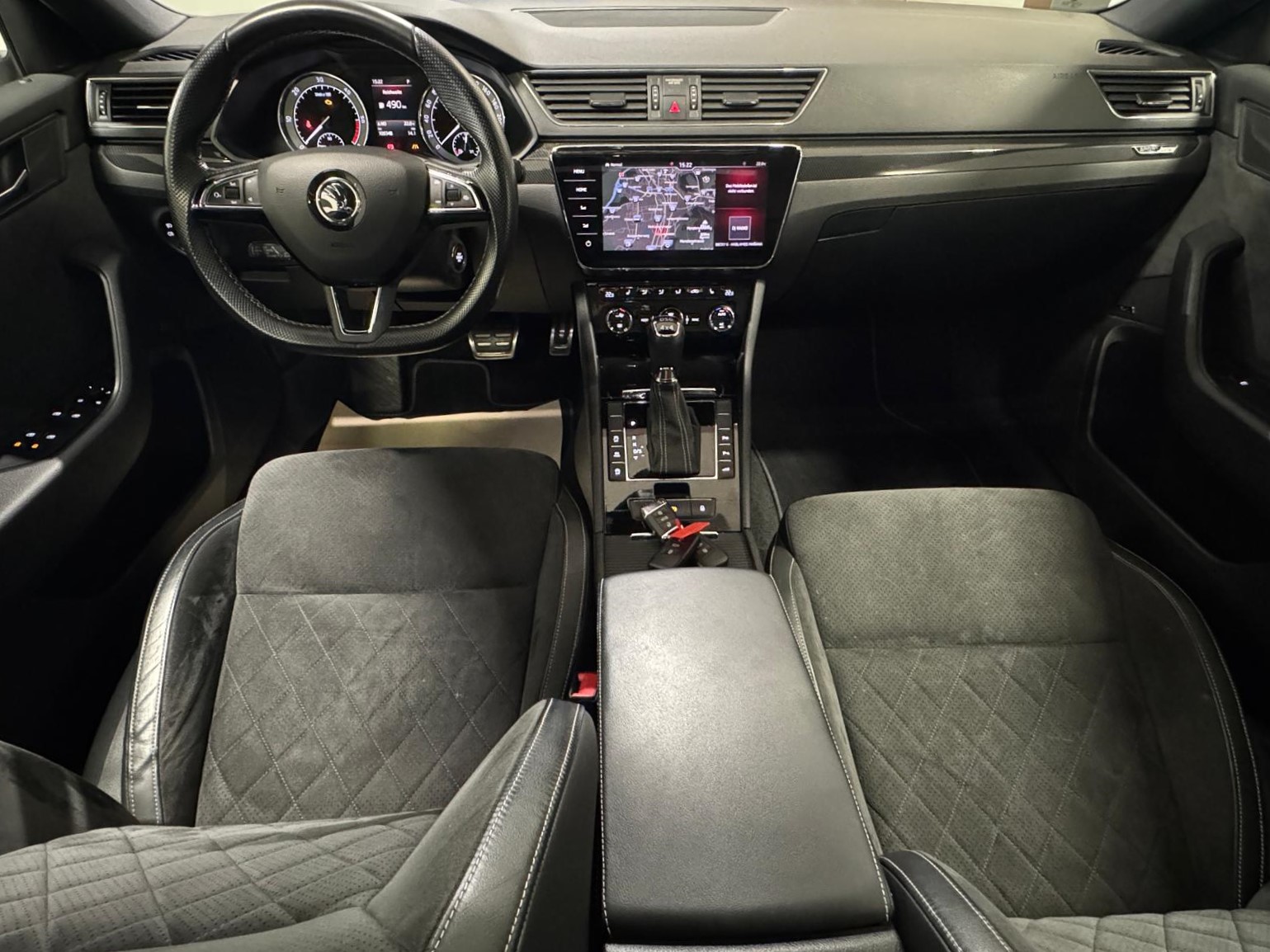 SKODA Superb Combi 2.0 TDI 190 SportLine+ 4x4 DSG-image-11