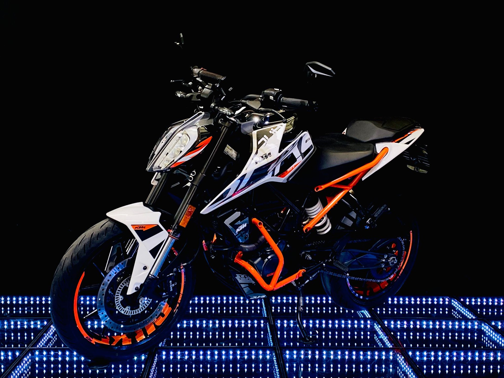 KTM 125 Duke ABS-image-1