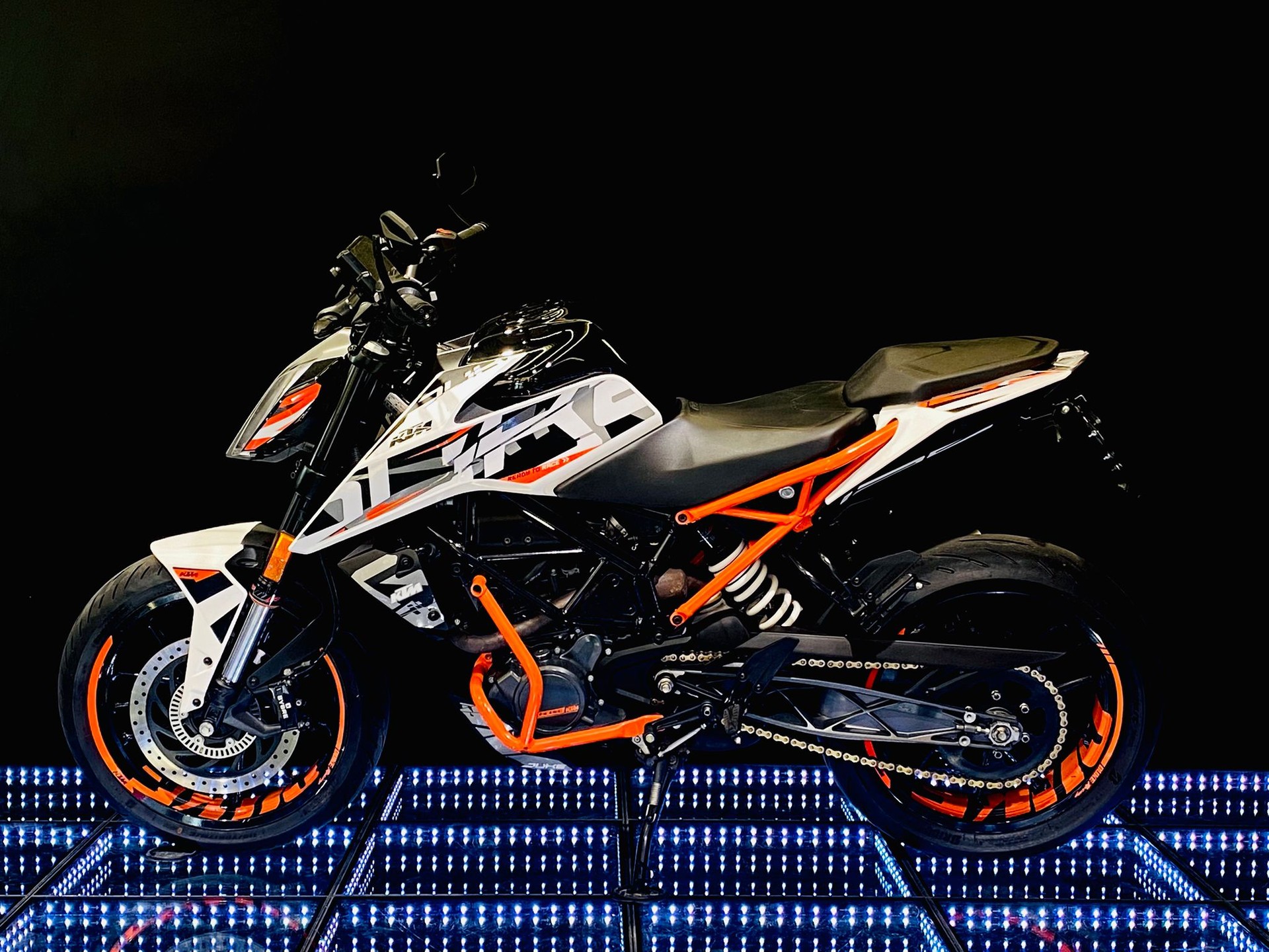 KTM 125 Duke ABS-image-3