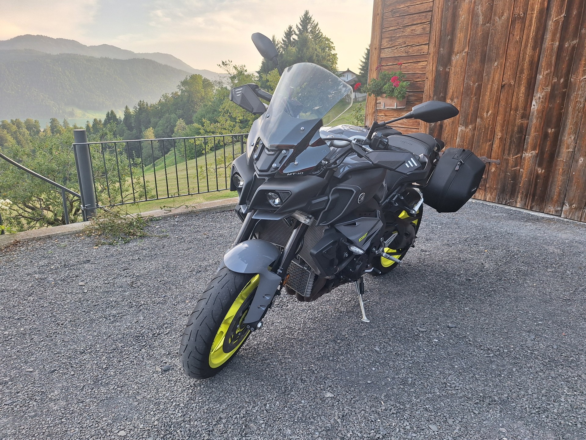 YAMAHA MT-10 ABS-image-4