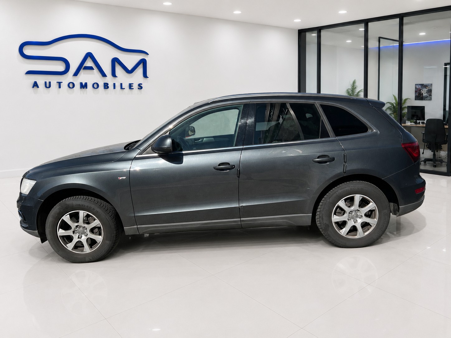 AUDI Q5 S-LINE 3.0 TDI quattro S-tronic-image-9