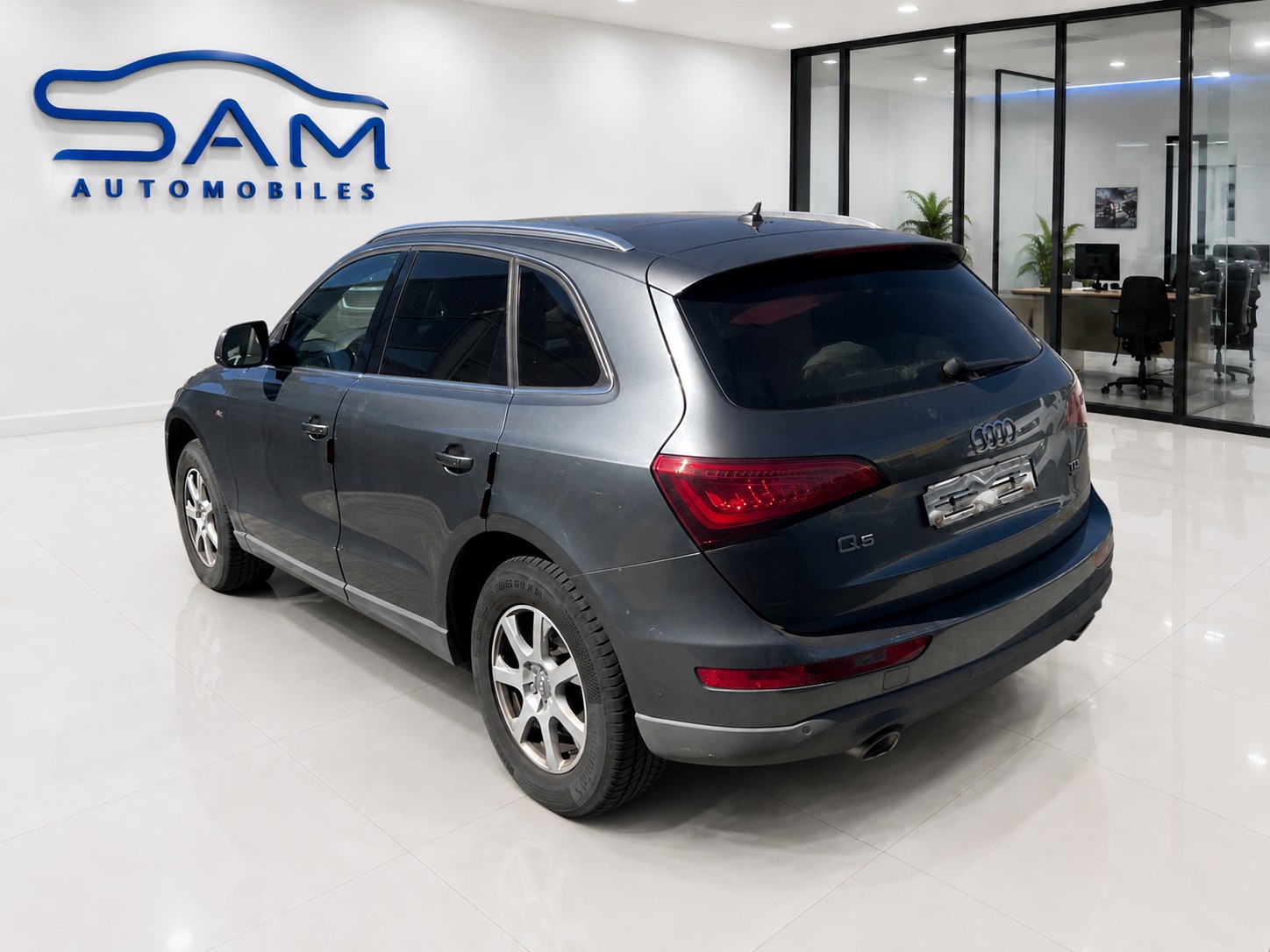 AUDI Q5 S-LINE 3.0 TDI quattro S-tronic-image-8