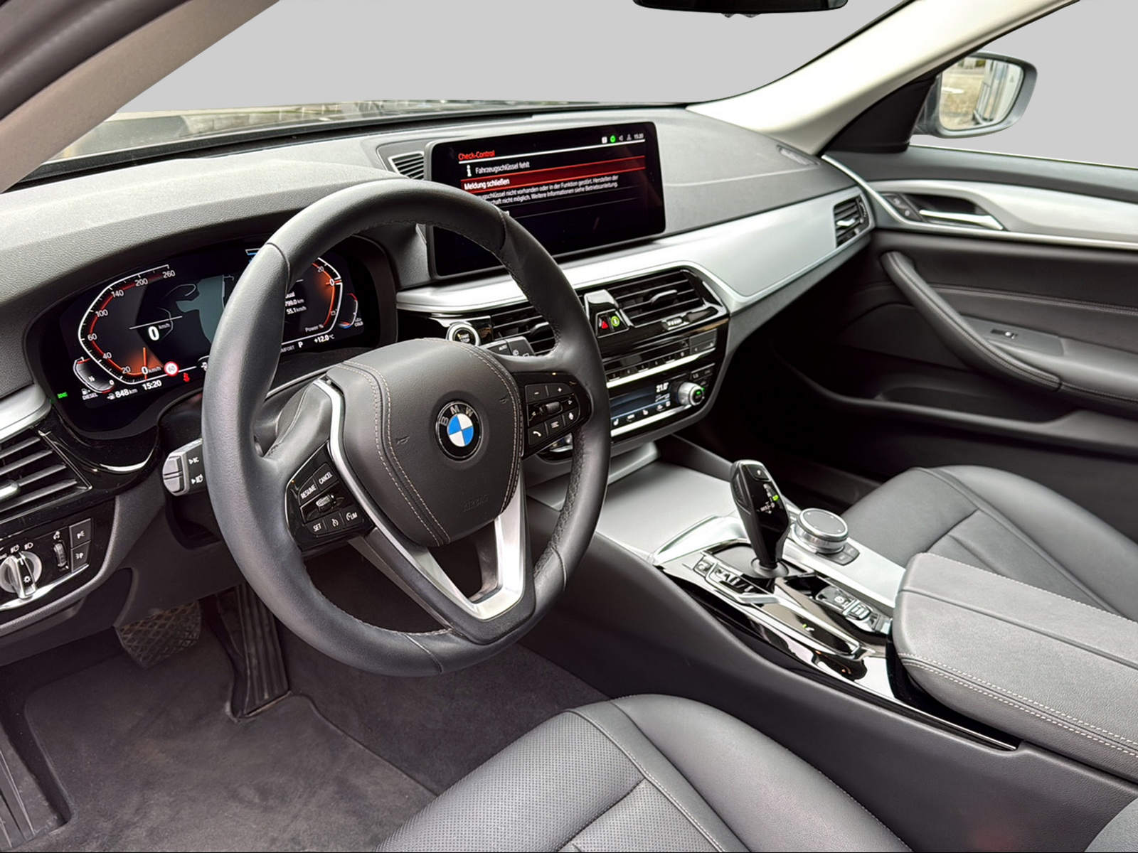 BMW 520d xDrive 48V Touring Steptronic-image-6