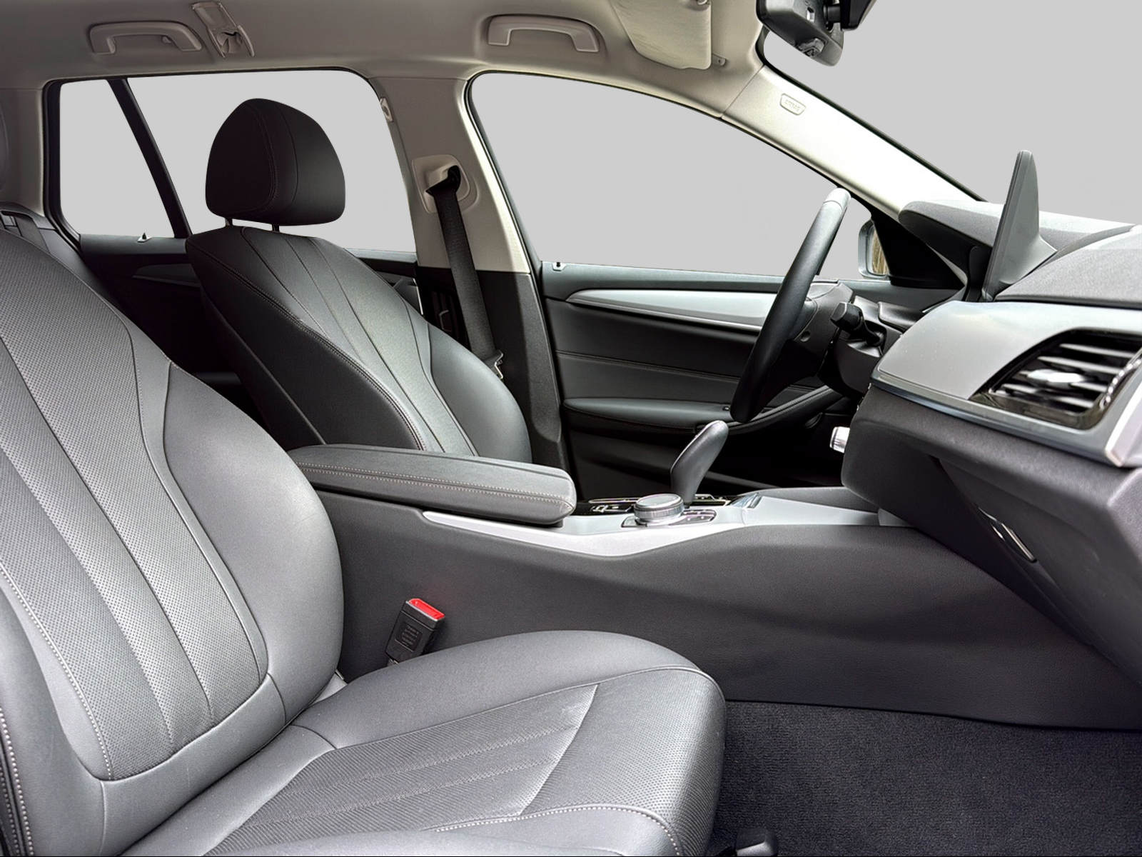 BMW 520d xDrive 48V Touring Steptronic-image-12