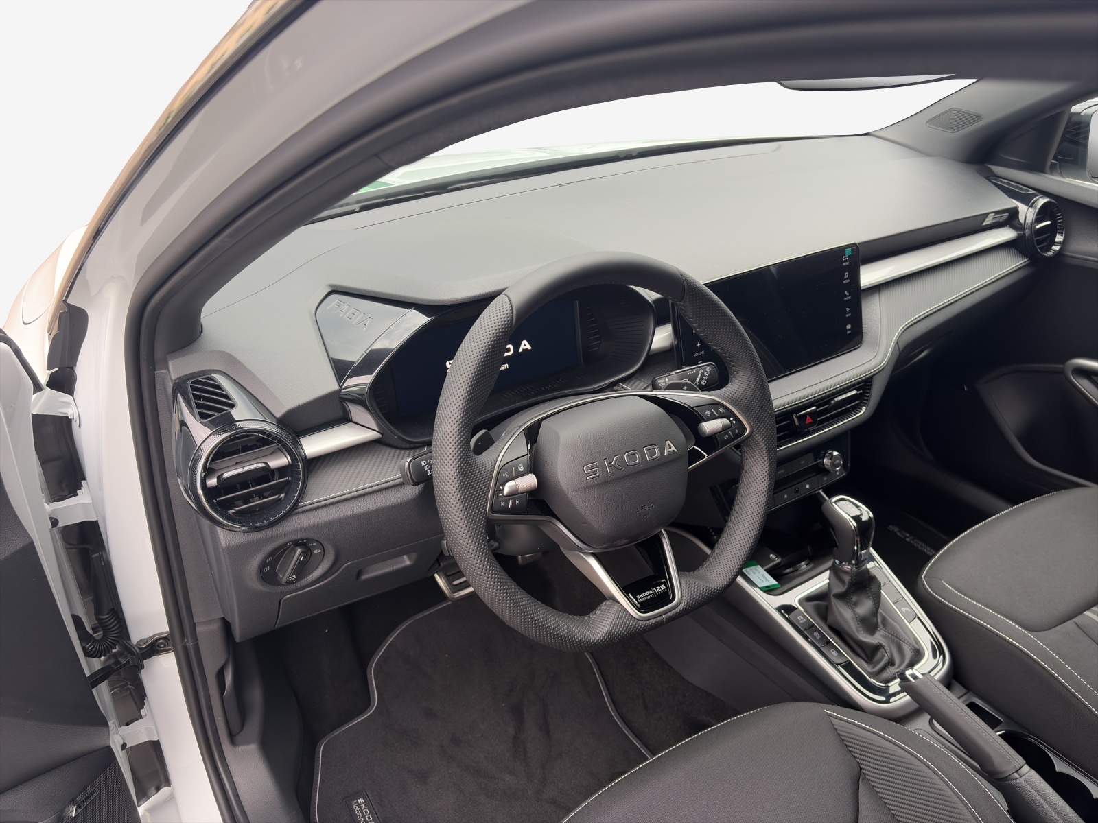 SKODA Fabia 1.5 TSI Motorsport DSG-image-9