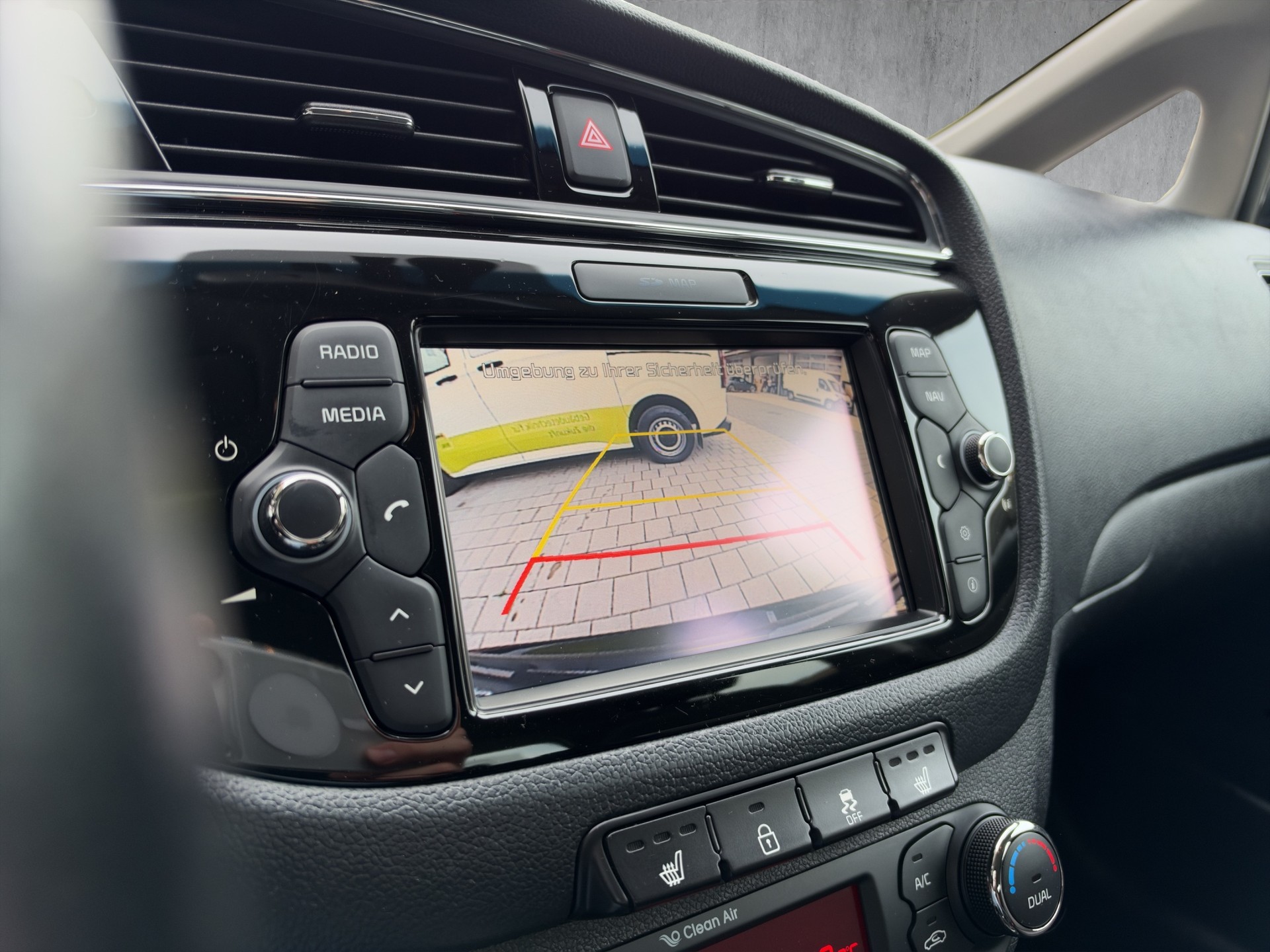 KIA Cee'd Sportswagon 1.6 CRDi Trend-image-14