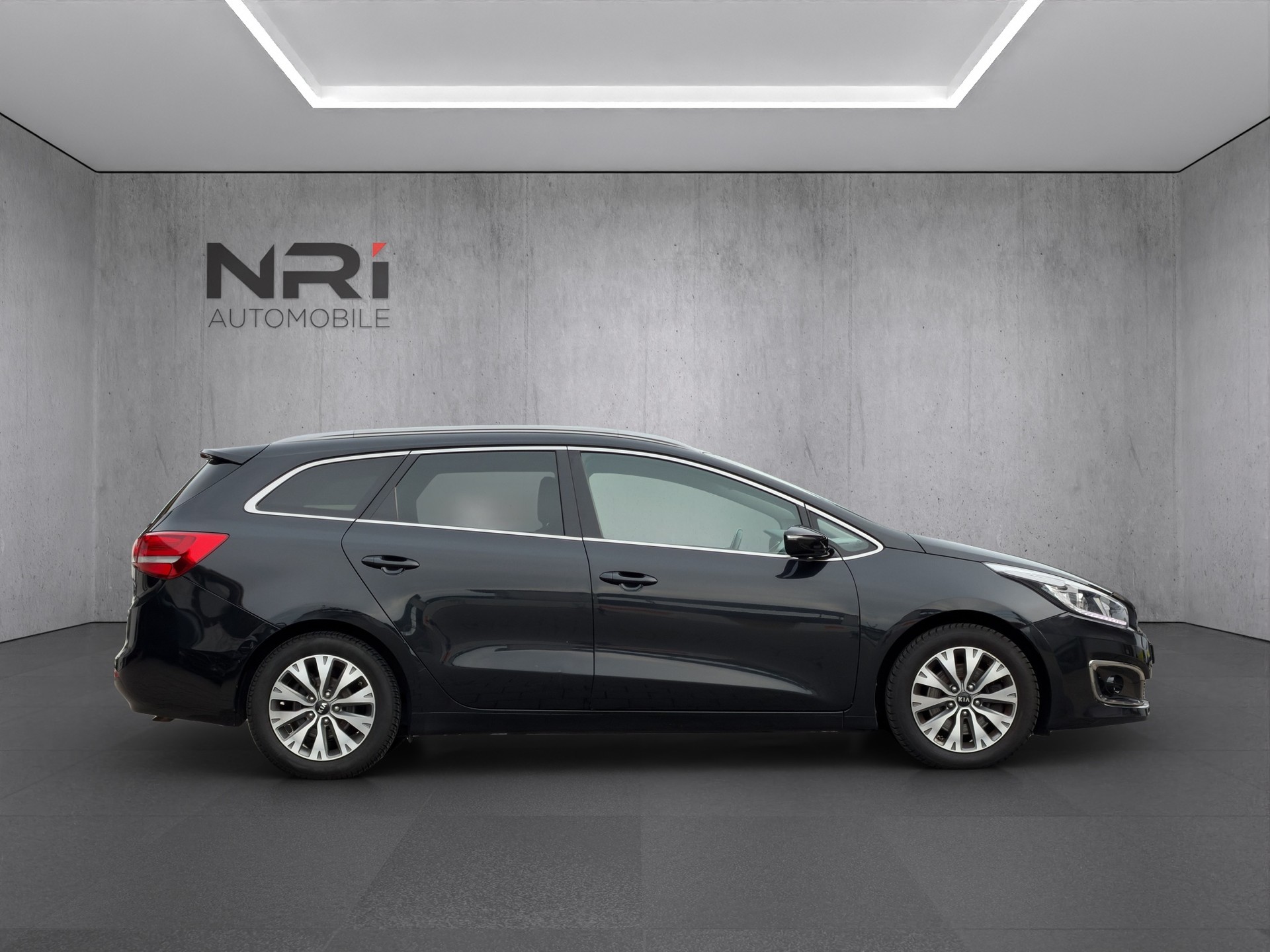 KIA Cee'd Sportswagon 1.6 CRDi Trend-showroom-element-3