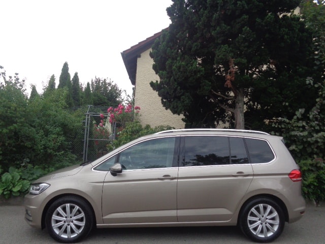 VW Touran 1.8 TSI BlueMotion Technology Highline DSG-image-1