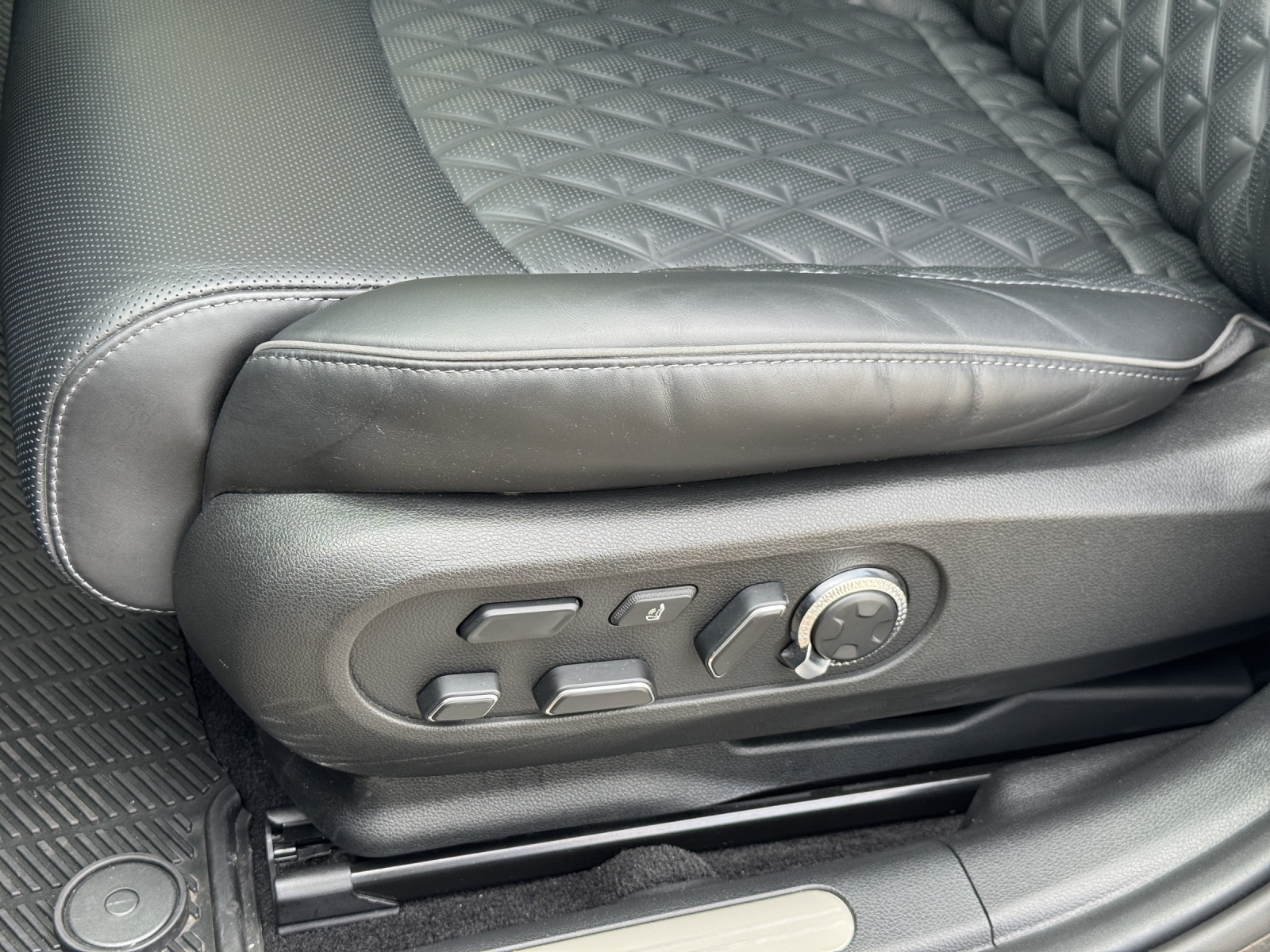 GENESIS GV60 Dual Motor Sport Plus AWD-image-6