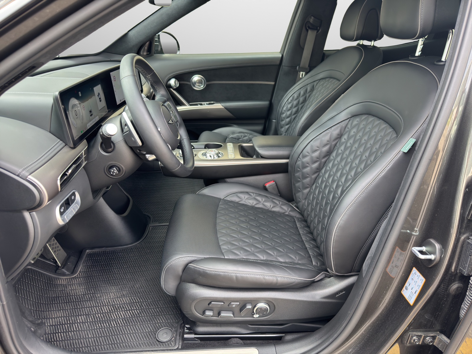 GENESIS GV60 Dual Motor Sport Plus AWD-image-5