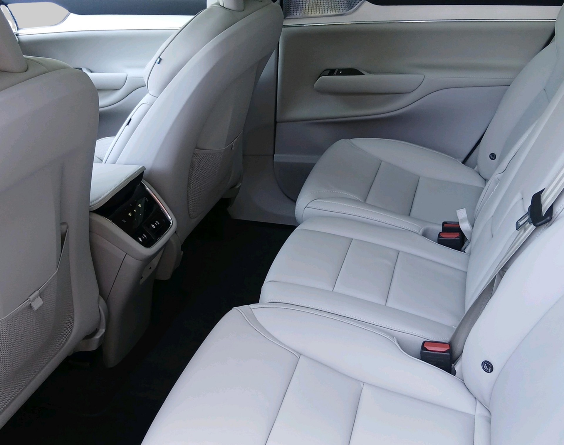 VOLVO EX 90 Twin Performance Ultra AWD-showroom-element-3