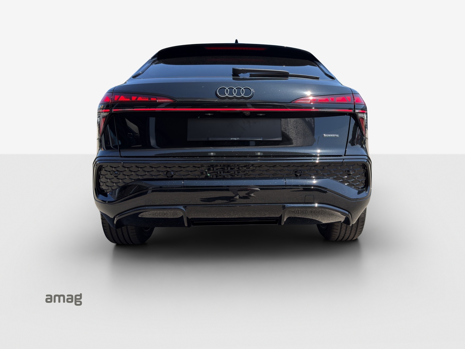 AUDI Q3 Sportback TFSI quattro 195 kW S tronic-showroom-element-3
