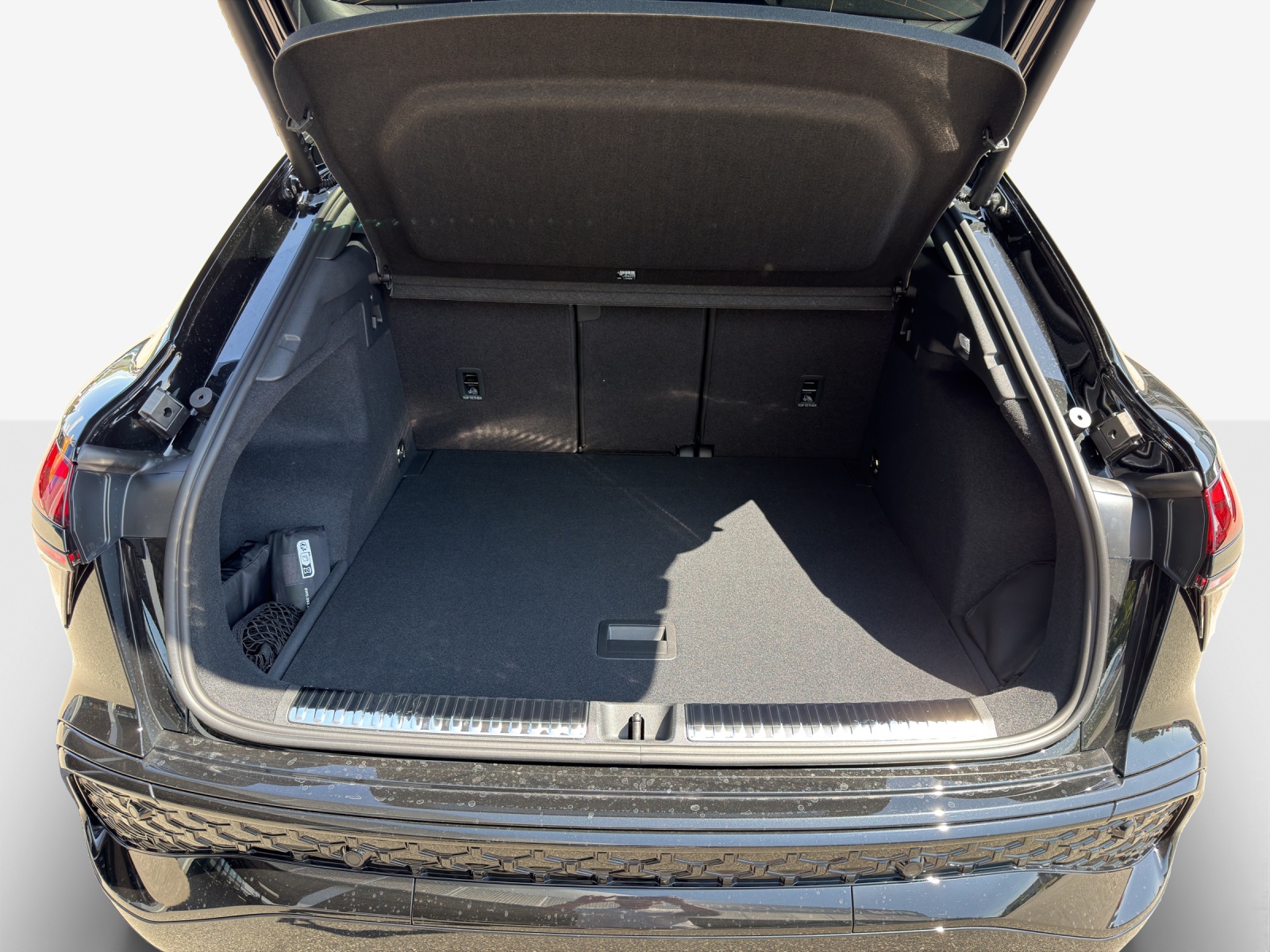 AUDI Q3 Sportback TFSI quattro 195 kW S tronic-image-12