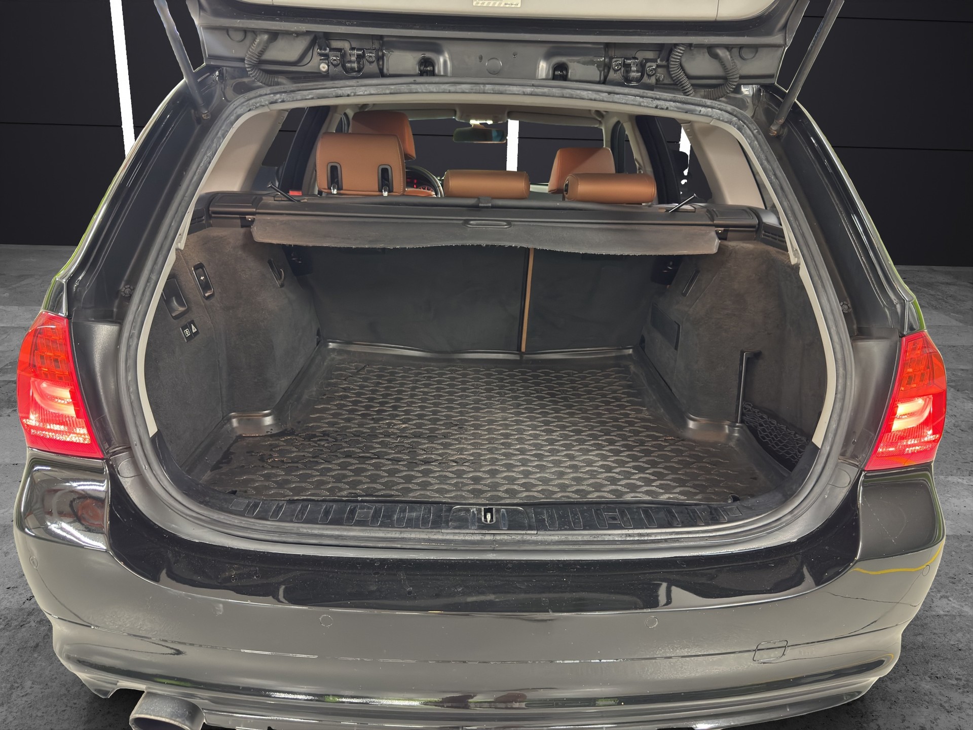 BMW 320i Touring AccessPlus Steptronic-image-8
