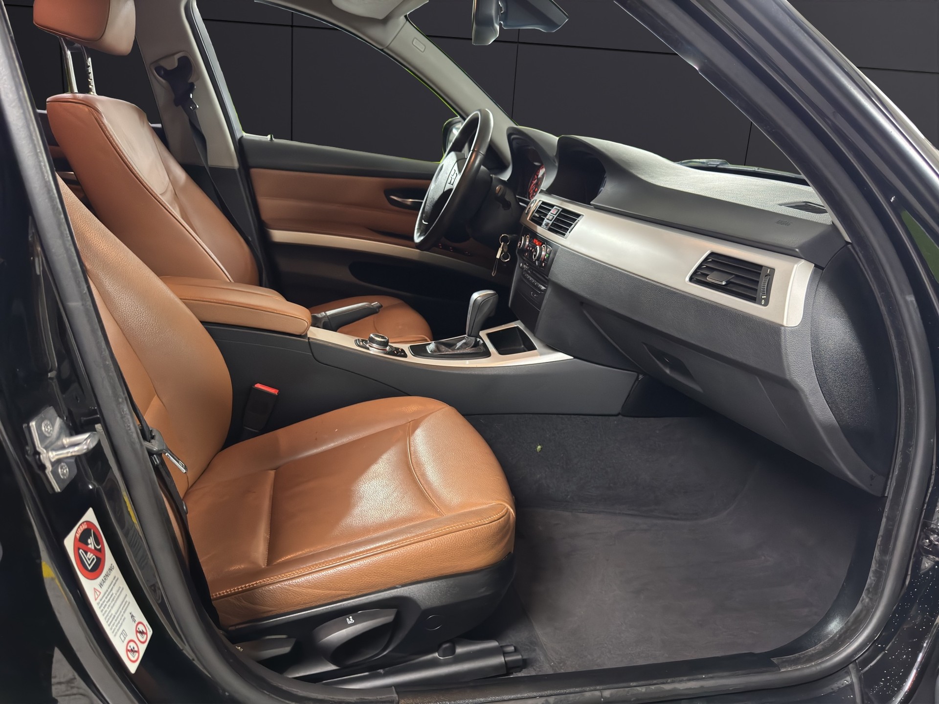 BMW 320i Touring AccessPlus Steptronic-image-14