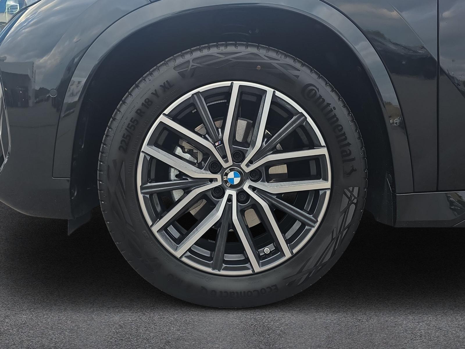 BMW iX1 20 M Sport eDrive U11 (CH) AHK 750KG **100 % électrique**-image-9