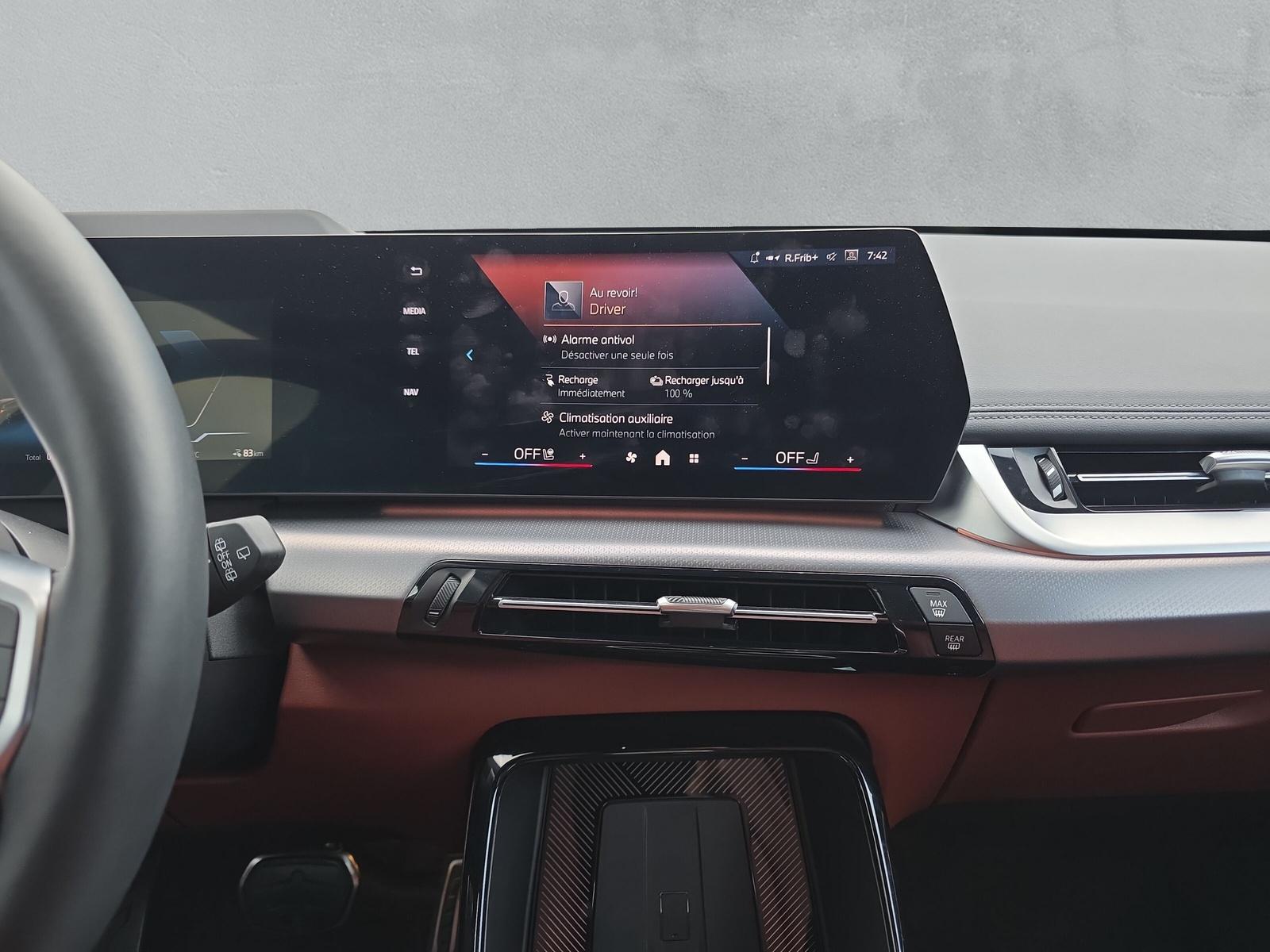 BMW iX1 20 M Sport eDrive U11 (CH) AHK 750KG **100 % électrique**-image-18