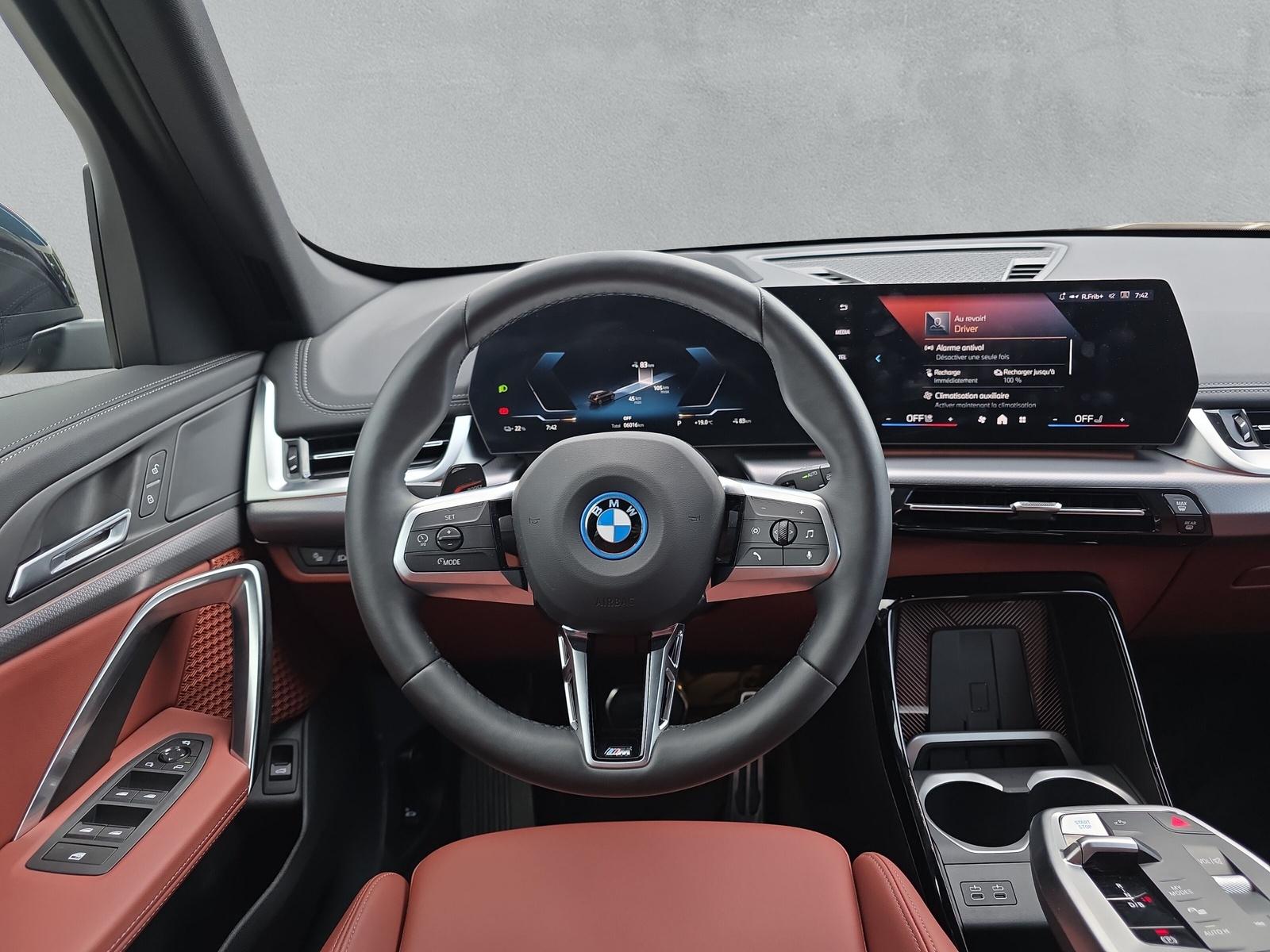 BMW iX1 20 M Sport eDrive U11 (CH) AHK 750KG **100 % électrique**-image-20