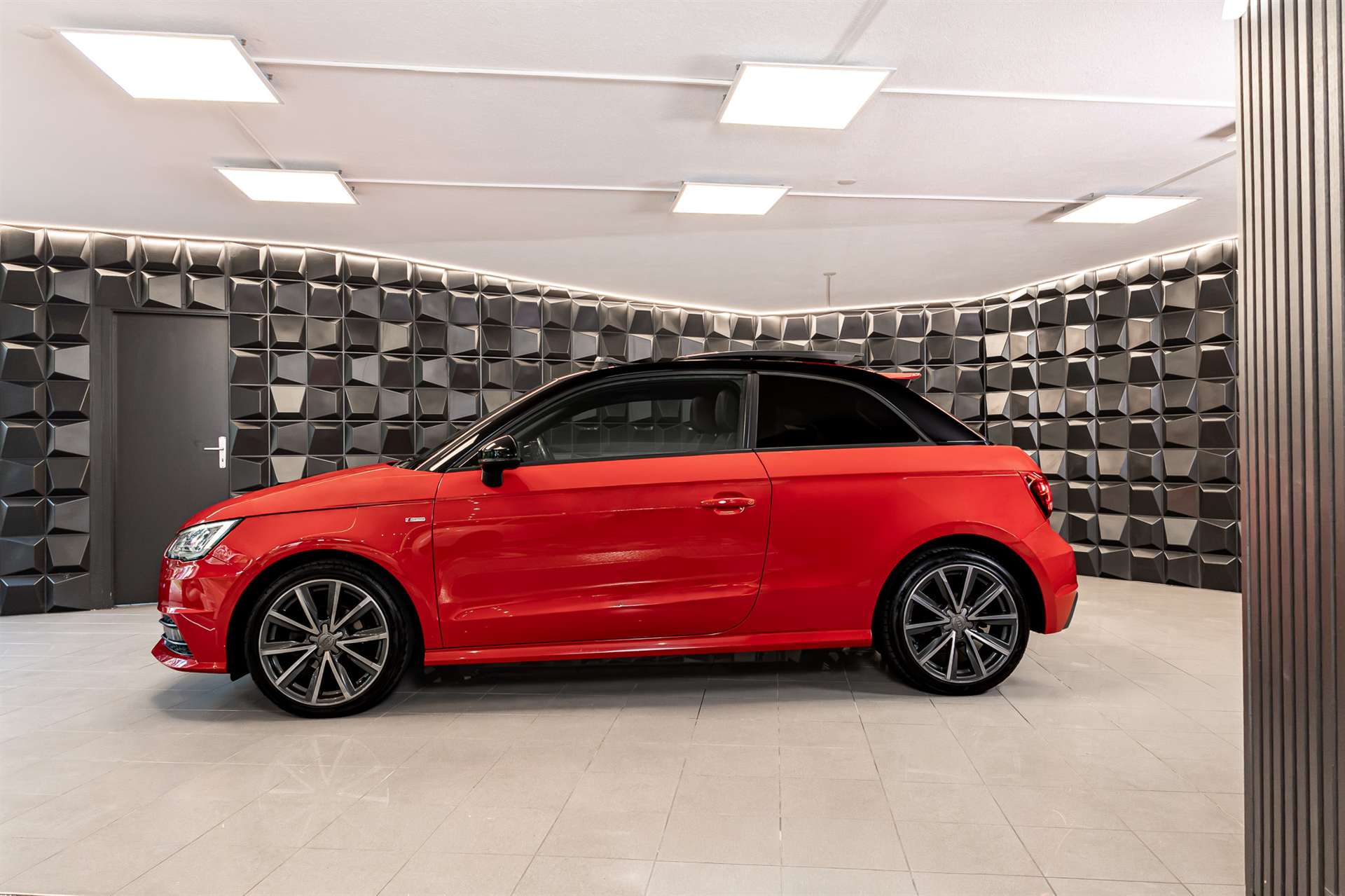 AUDI A1 1.0 TFSI Sport-showroom-element-1