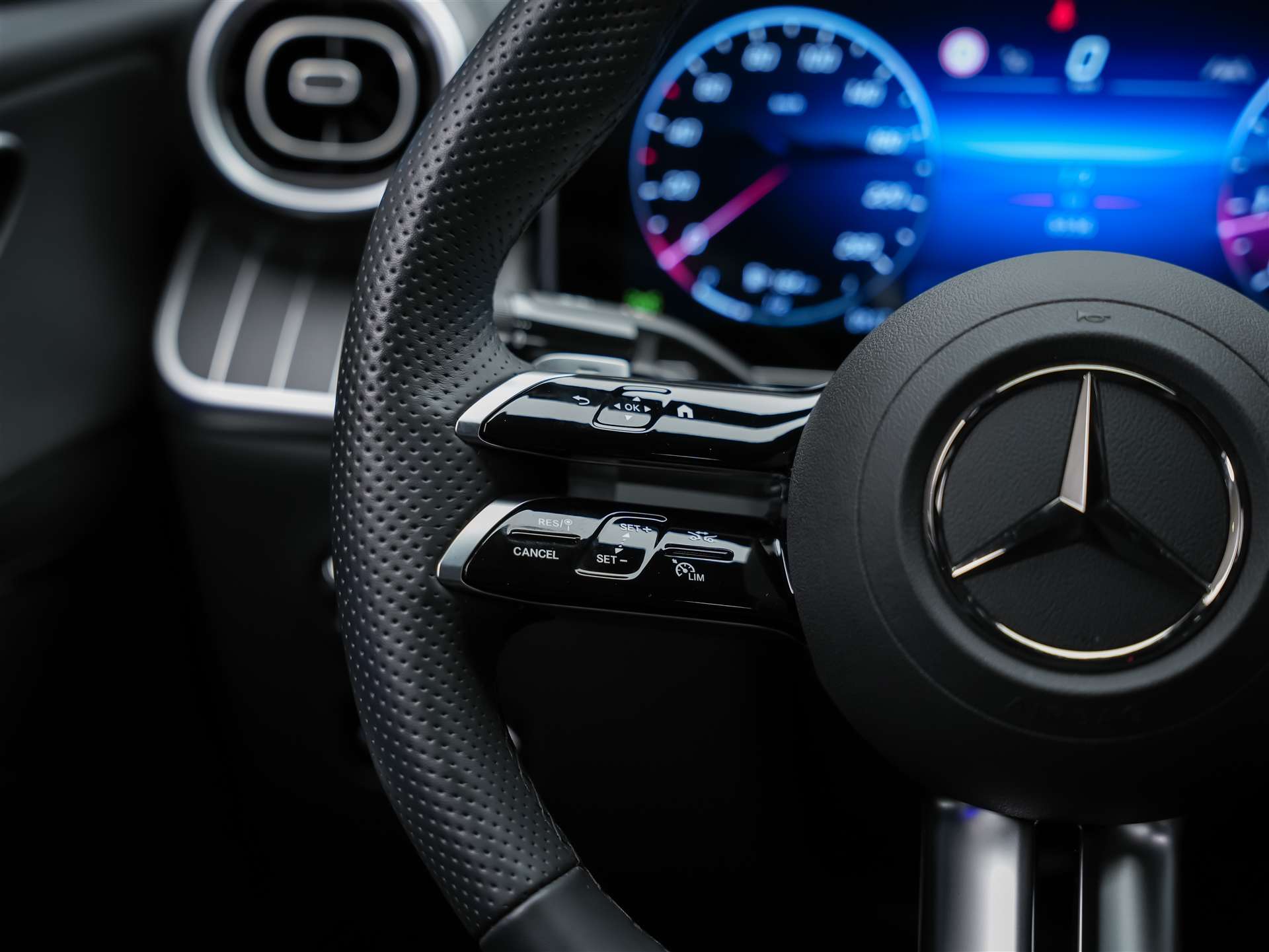 MERCEDES-BENZ GLC Coupé 200 AMG Line 4Matic 9G-Tronic *21" Felgen*Digital Light*Lenkradheizung*-image-26