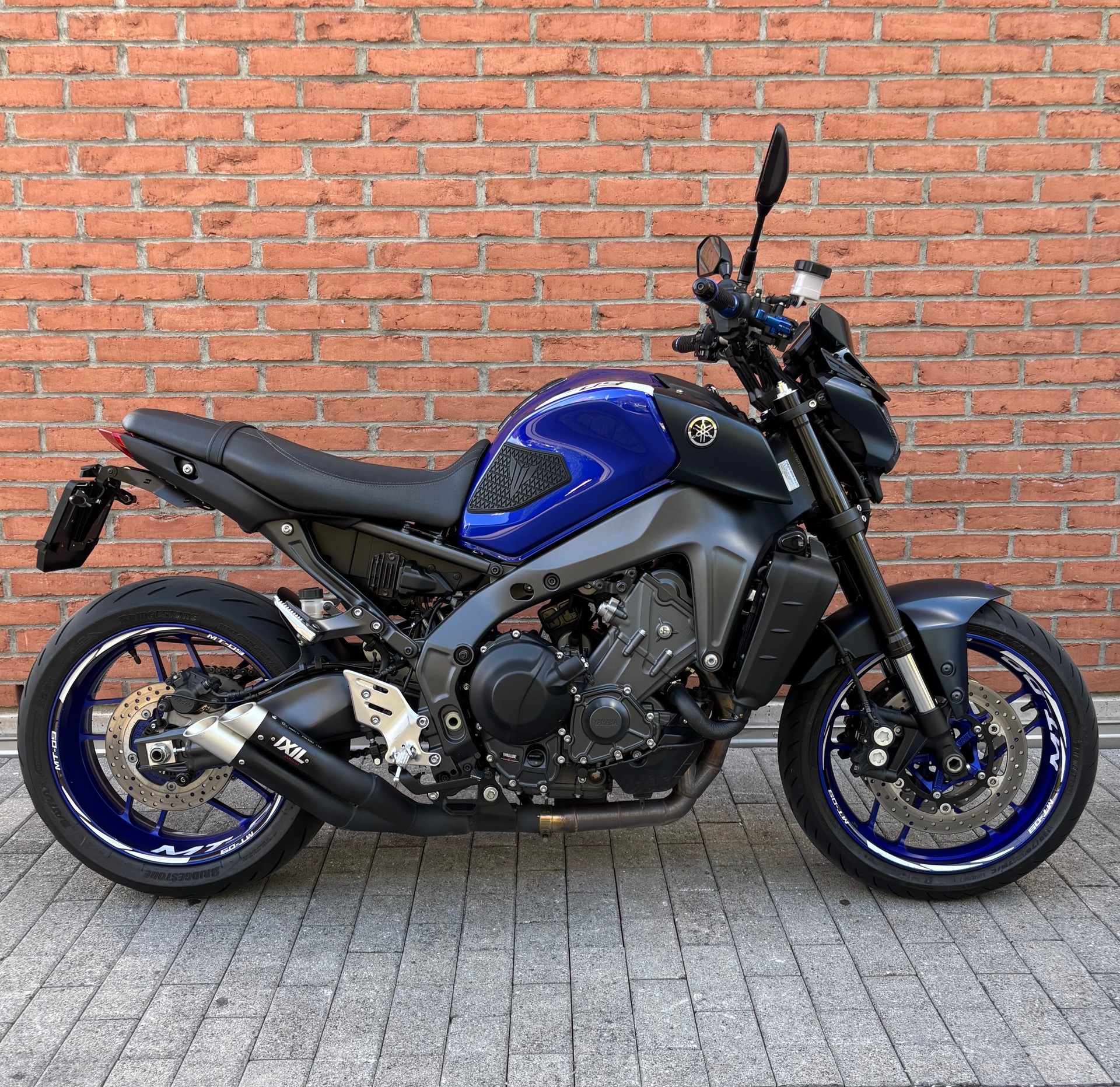 YAMAHA MT-09