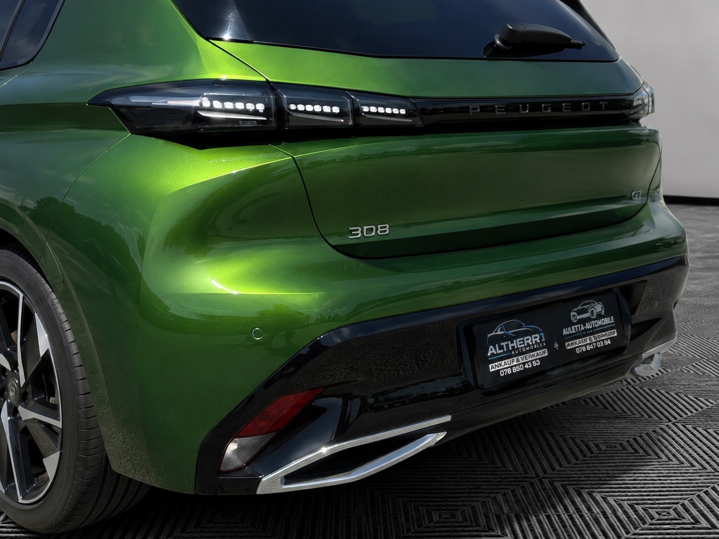 PEUGEOT 308 1.2 Pure Tech Allure EAT8-image-9