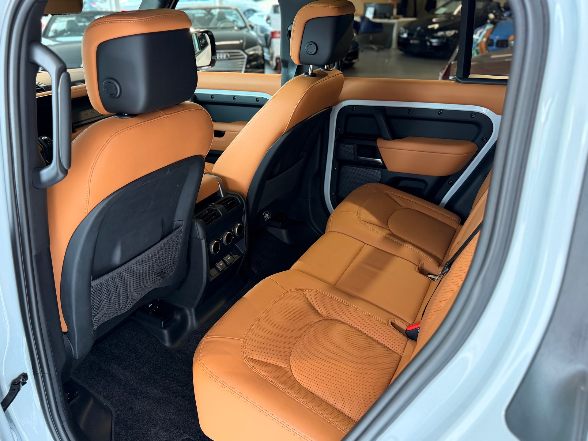 LAND ROVER Defender 110 525 V8 5.0 URBAN-EDITION-image-20