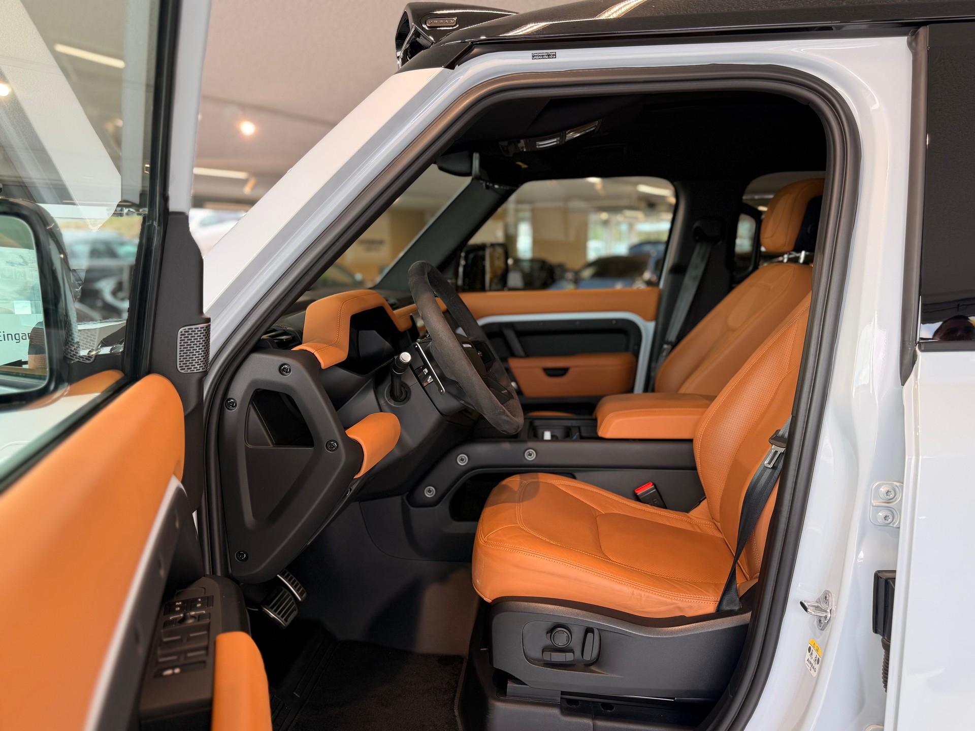 LAND ROVER Defender 110 525 V8 5.0 URBAN-EDITION-image-16