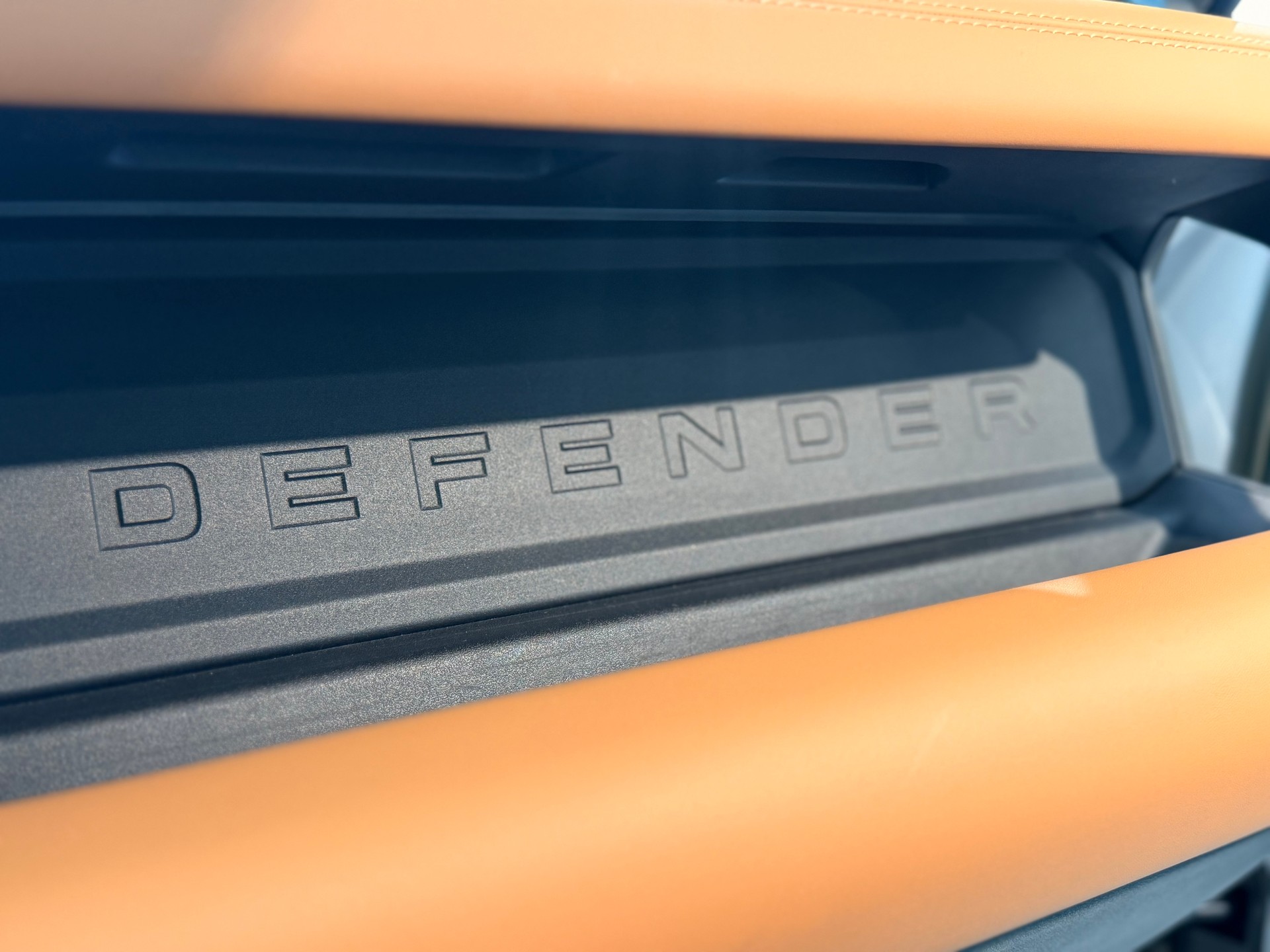 LAND ROVER Defender 110 525 V8 5.0 URBAN-EDITION-image-28