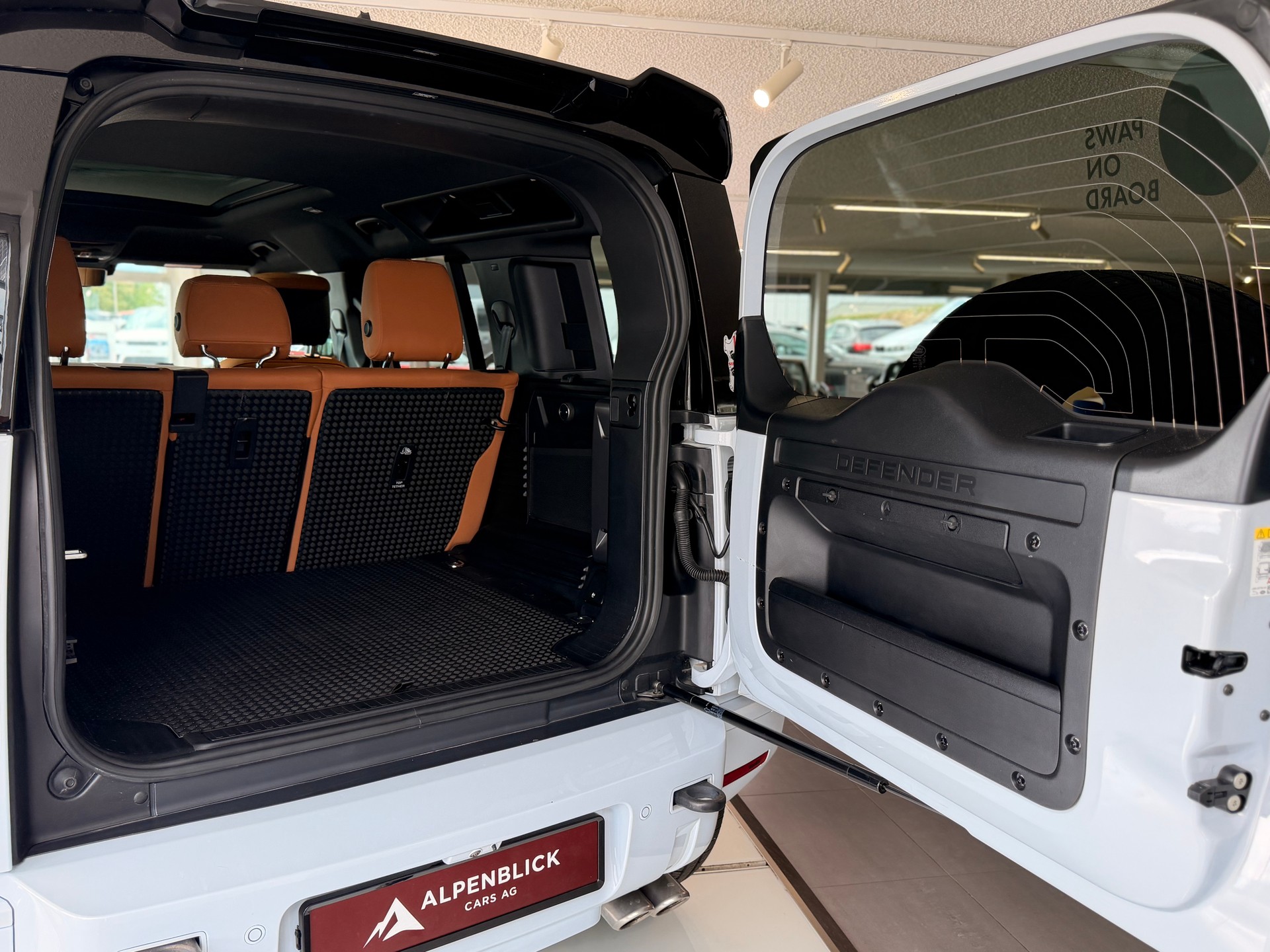 LAND ROVER Defender 110 525 V8 5.0 URBAN-EDITION-image-21