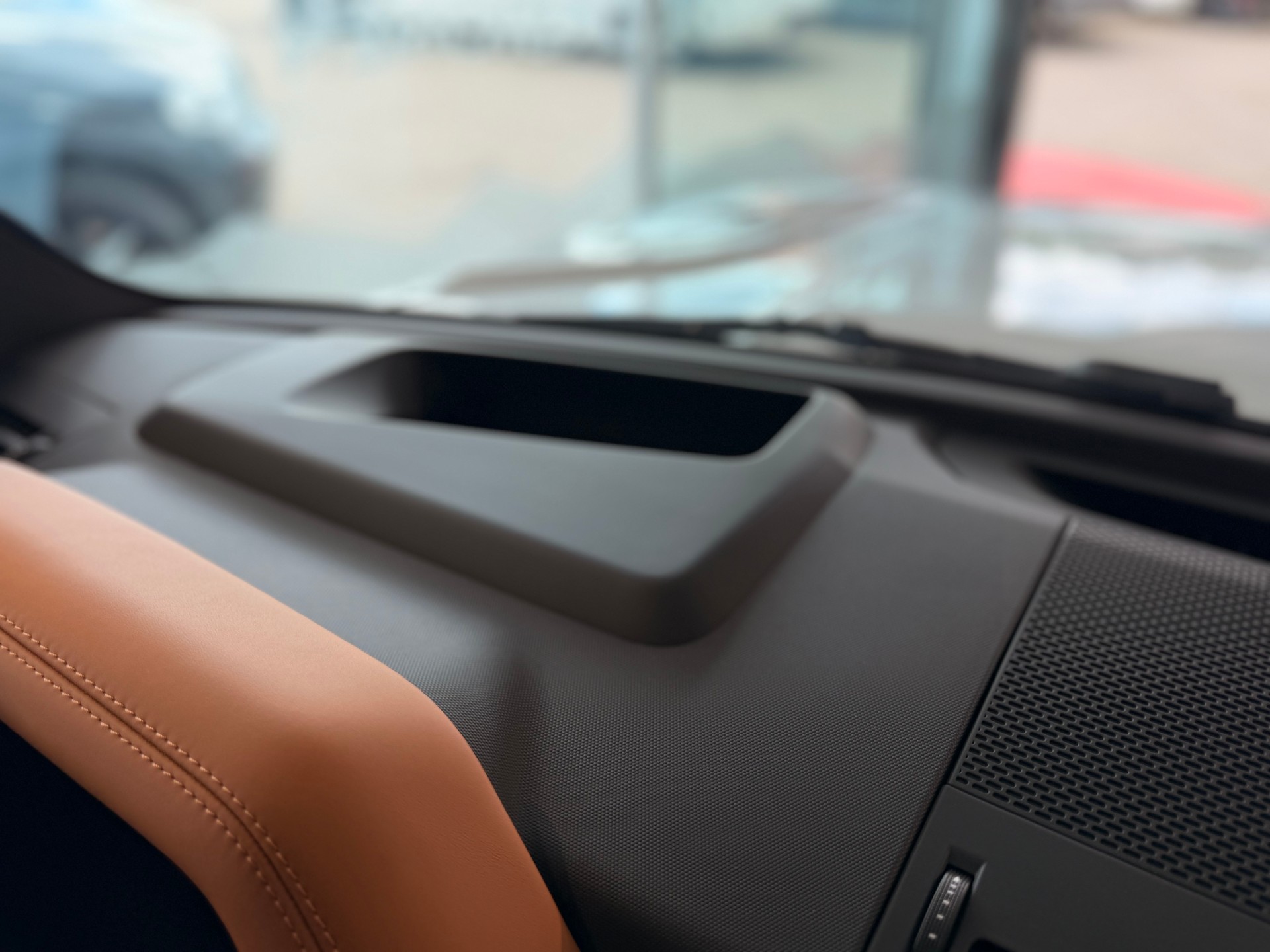LAND ROVER Defender 110 525 V8 5.0 URBAN-EDITION-image-31
