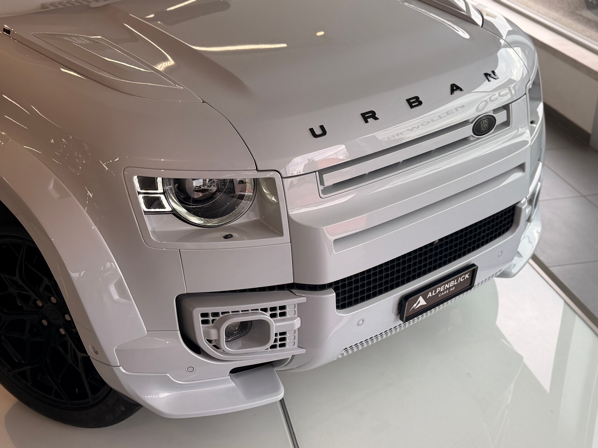 LAND ROVER Defender 110 525 V8 5.0 URBAN-EDITION-showroom-element-3